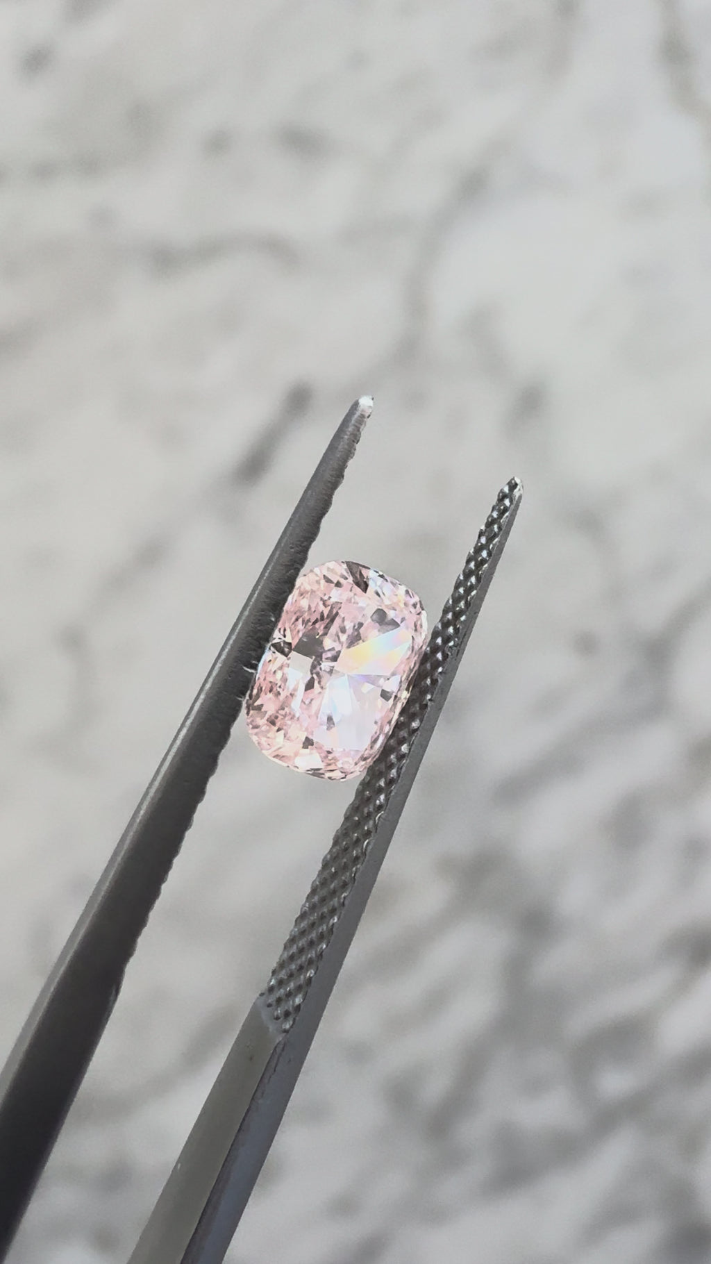 Cushion | 1.04ct Fancy Pink VS1 | 1.23 ratio | IGI Certified 628439931