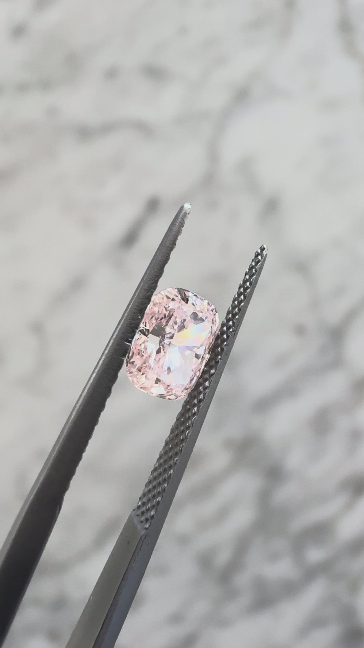 Cushion | 1.04ct Fancy Pink VS1 | 1.23 ratio | IGI Certified 628439931