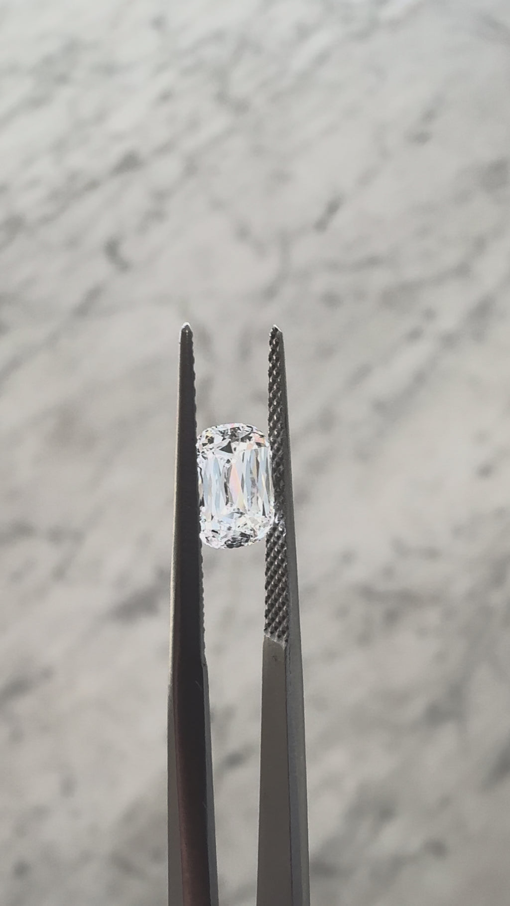 Crisscut Cushion | 1.02ct E VVS2 | 1.37 ratio | IGI Certified 729579284