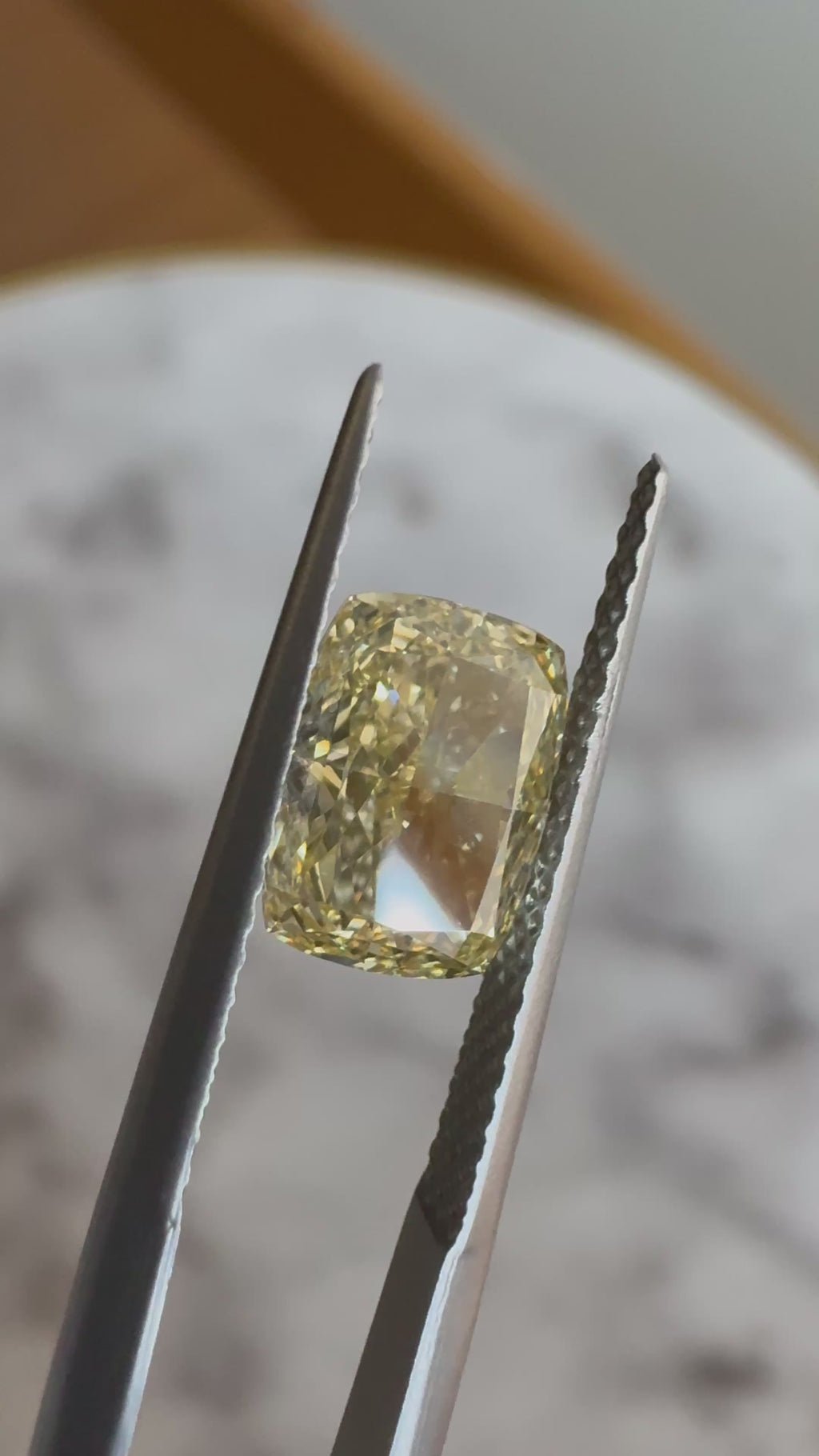 Cushion | 2ct Fancy Intense Yellowish Yellow VS1 | 1.35 ratio | 670457960 | FCU200