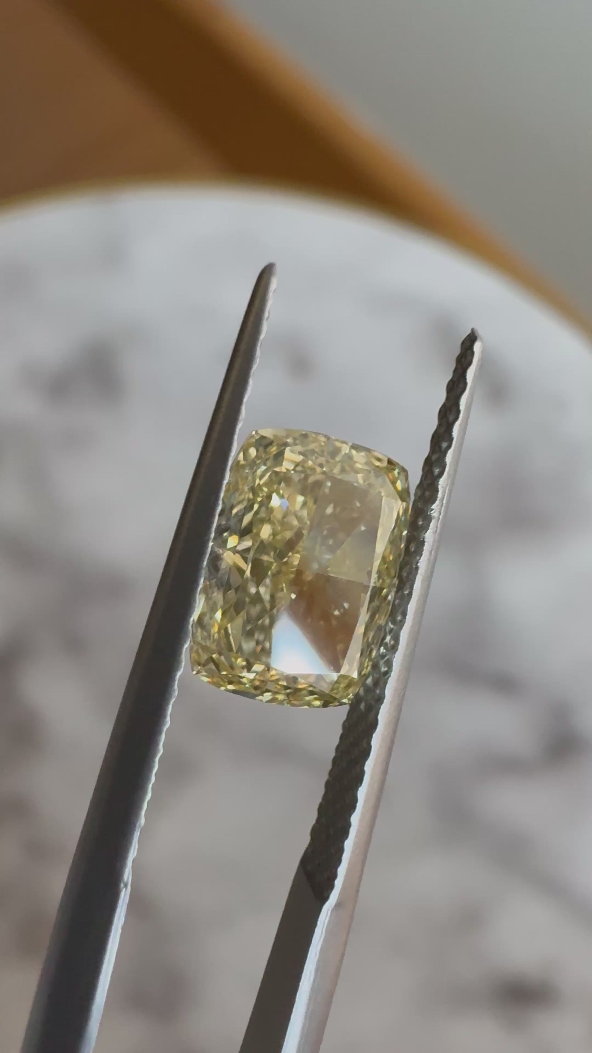 Cushion | 2ct Fancy Intense Yellowish Yellow VS1 | 1.35 ratio | 670457960 | FCU200