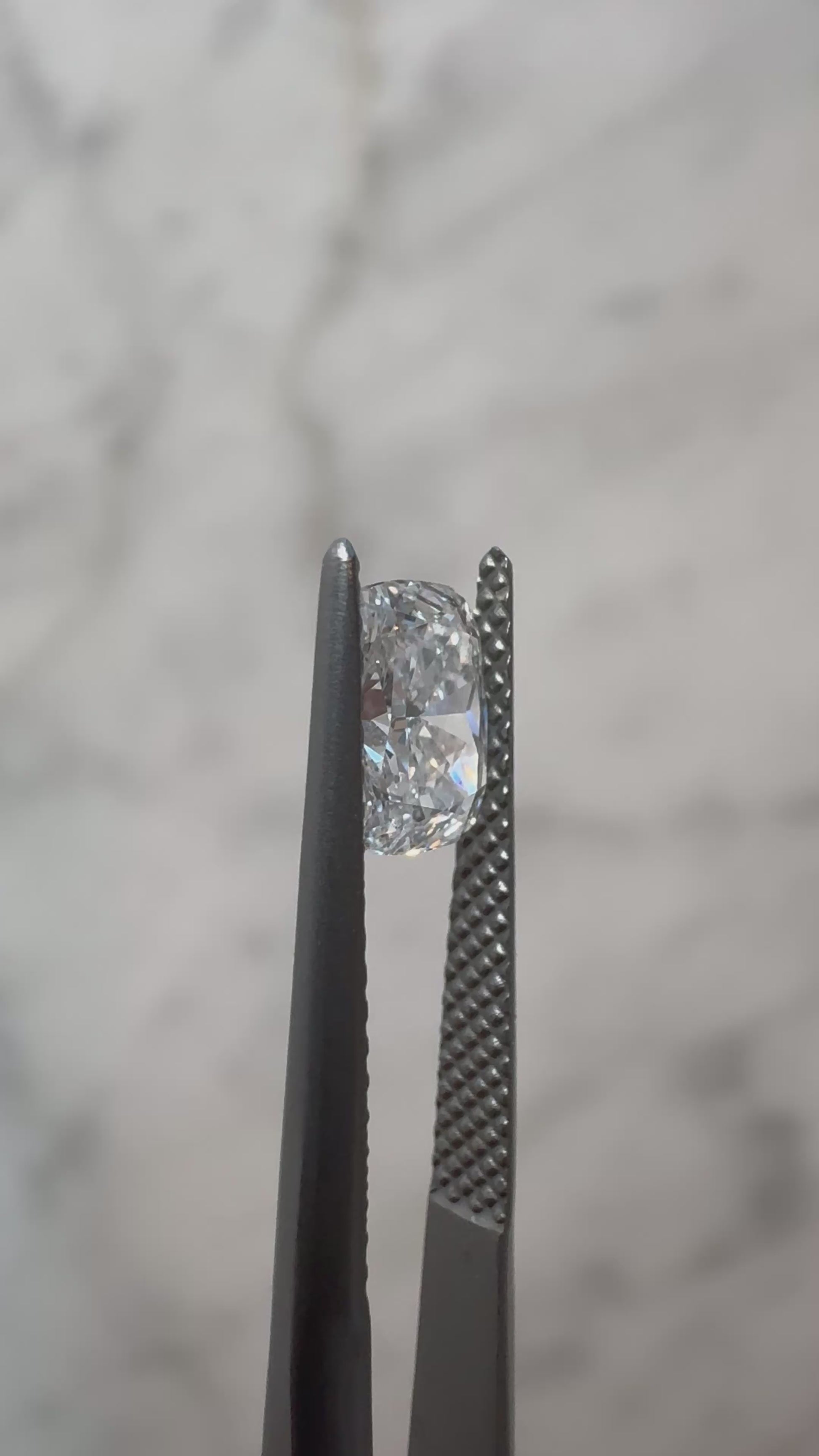 Cushion | 0.94ct D VS1 | 1.29 ratio | IGI Certified 648438135