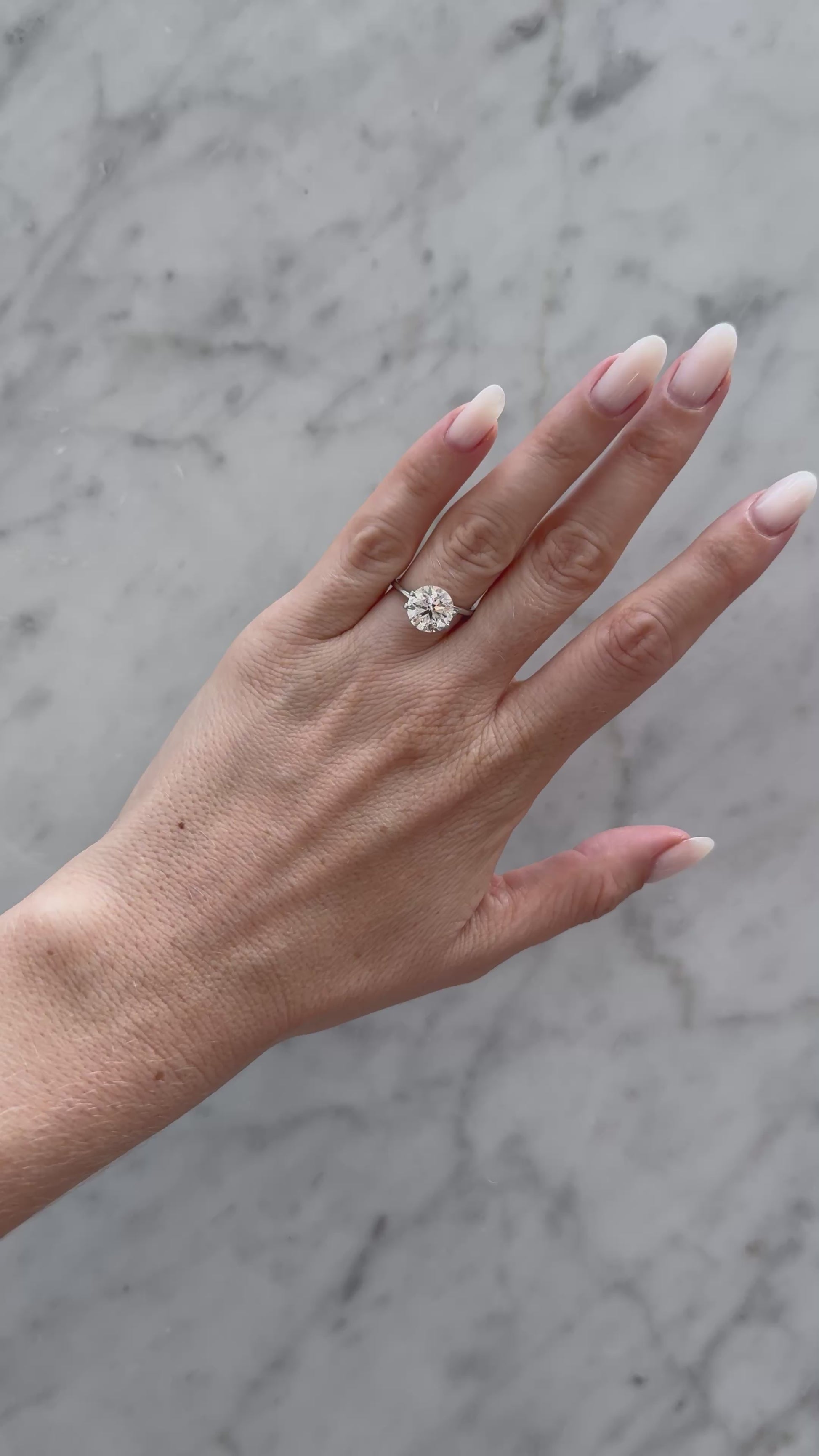 Round | 4.09ct G VS1 | Non-certified