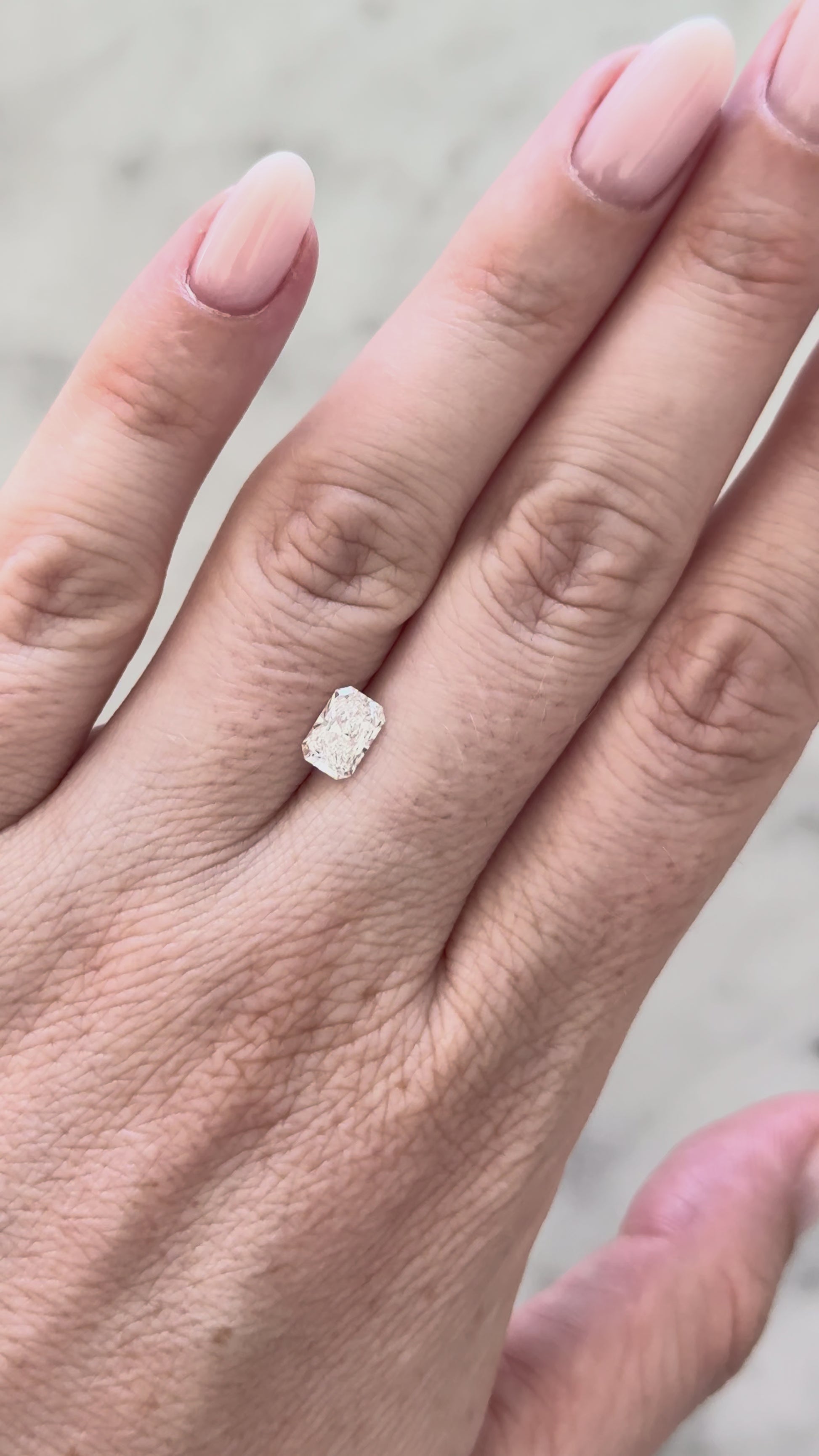 Radiant | 1.08ct E VVS2 | 1.47 ratio | IGI Certified 700570773