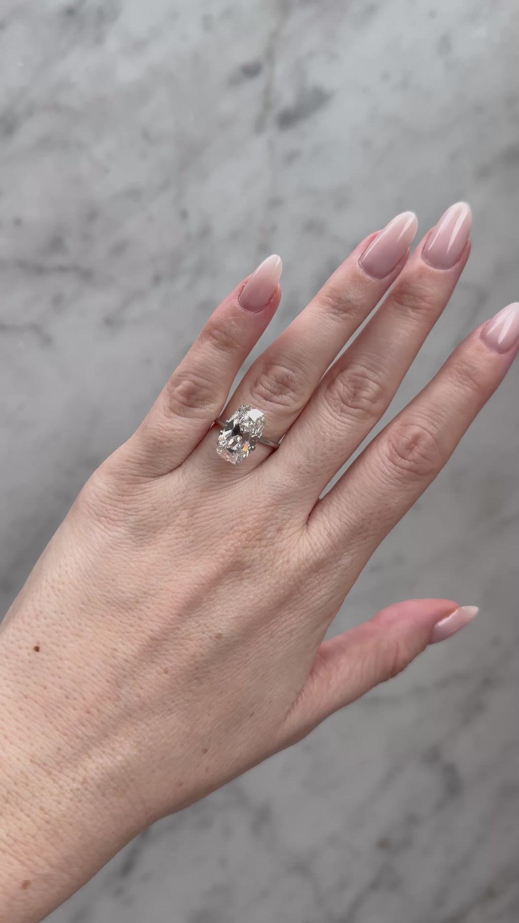 Old Mine Cushion | 6.02ct F VVS2 | 1.69 ratio | LG737587560 | OM602