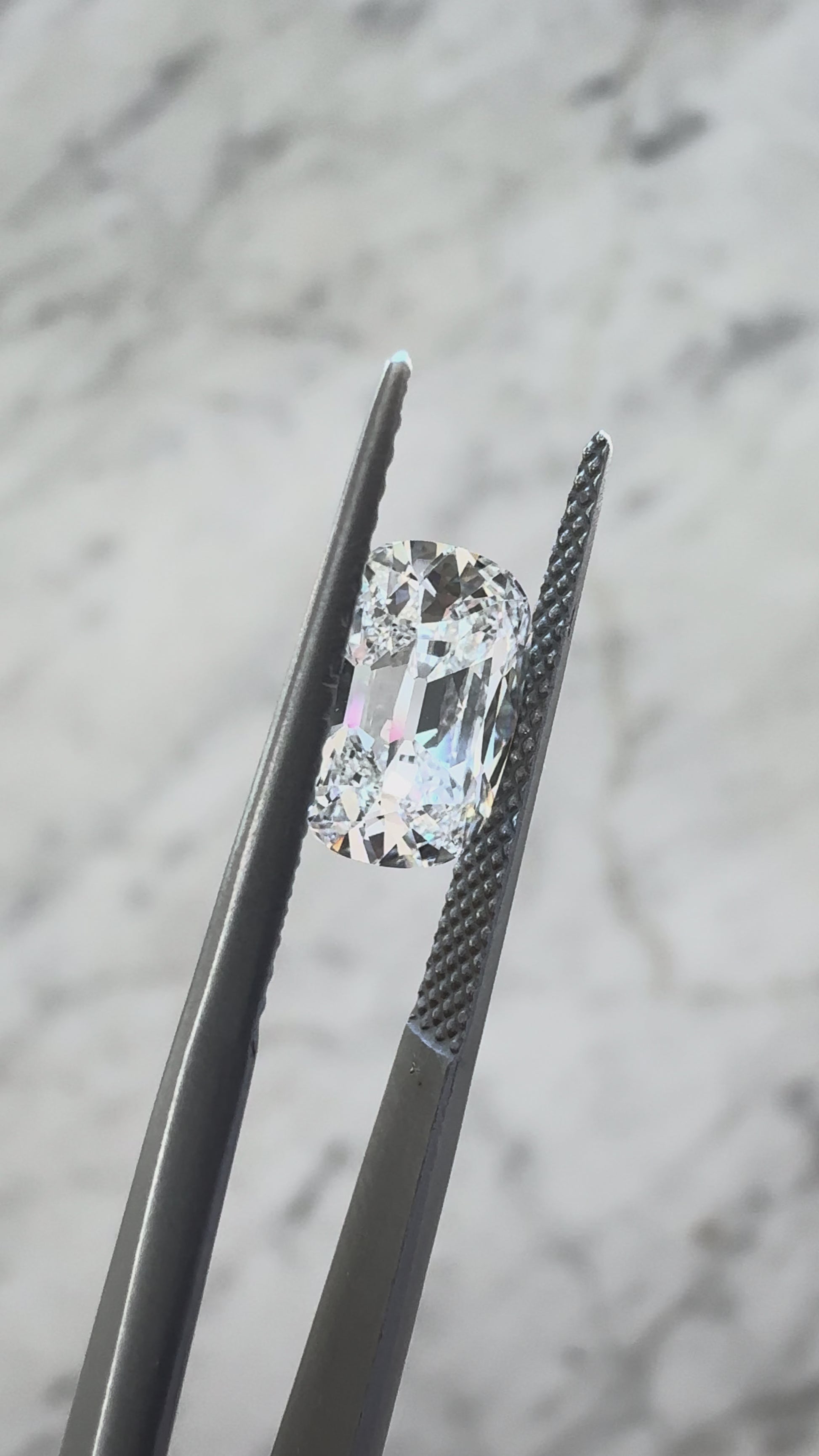Old Mine Cut | 2.01ct E VVS2 | 1.43 ratio | IGI Certified LG792635766