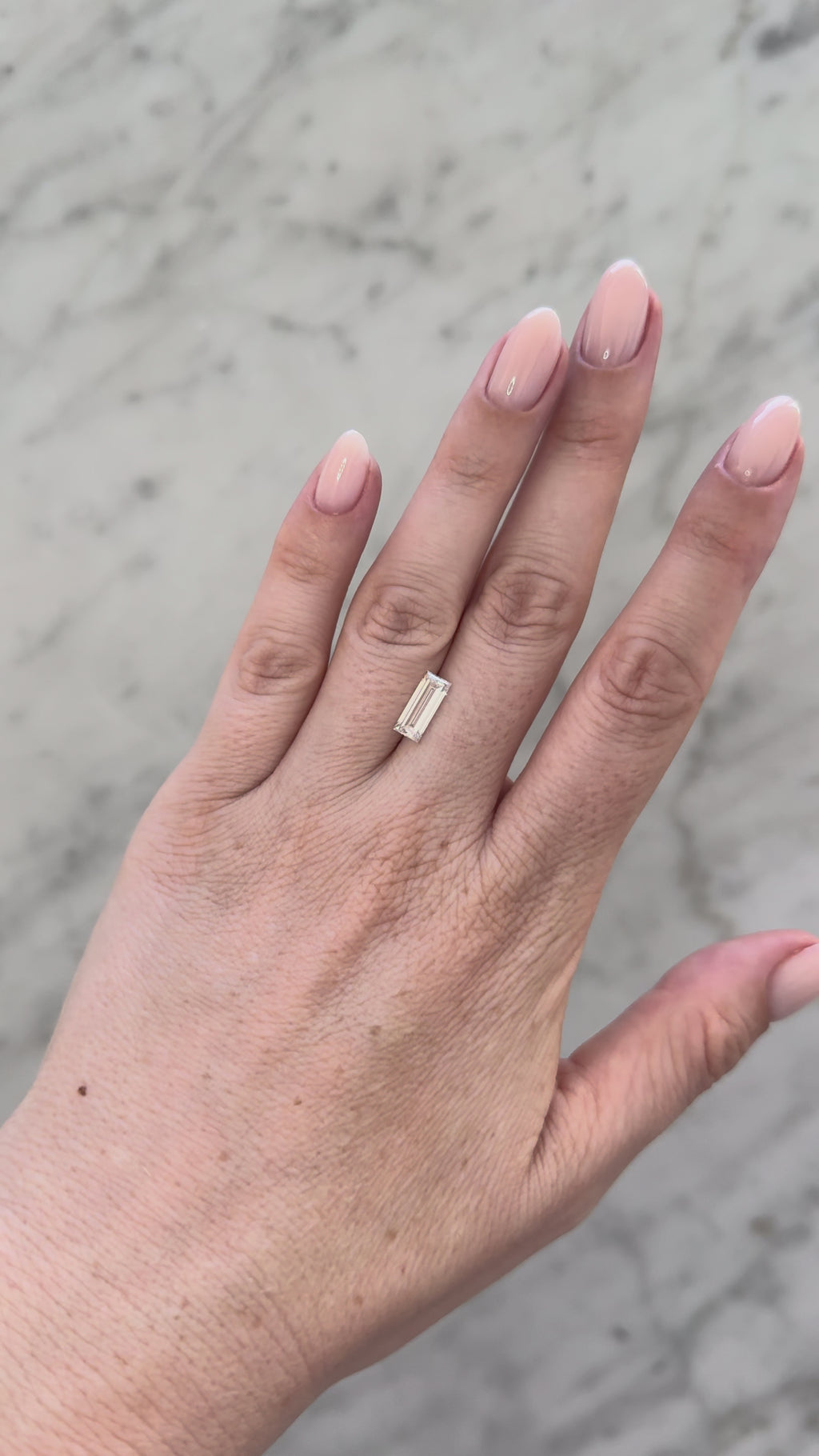 Baguette | 1.81ct F VVS2 | 2.40 ratio | IGI Certified LG750568795