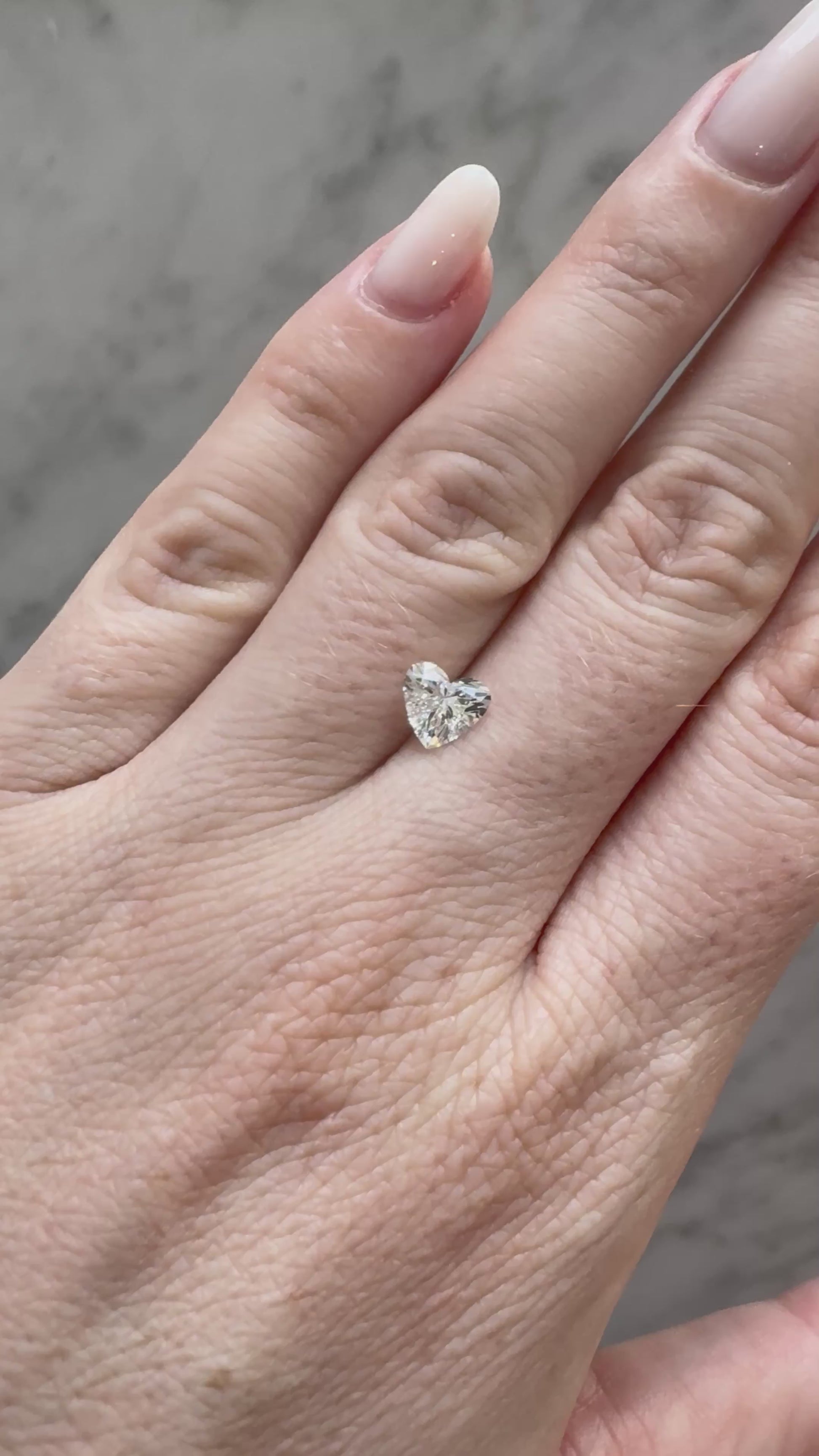 Heart | 1.00ct E VVS2 | IGI Certified 733534738