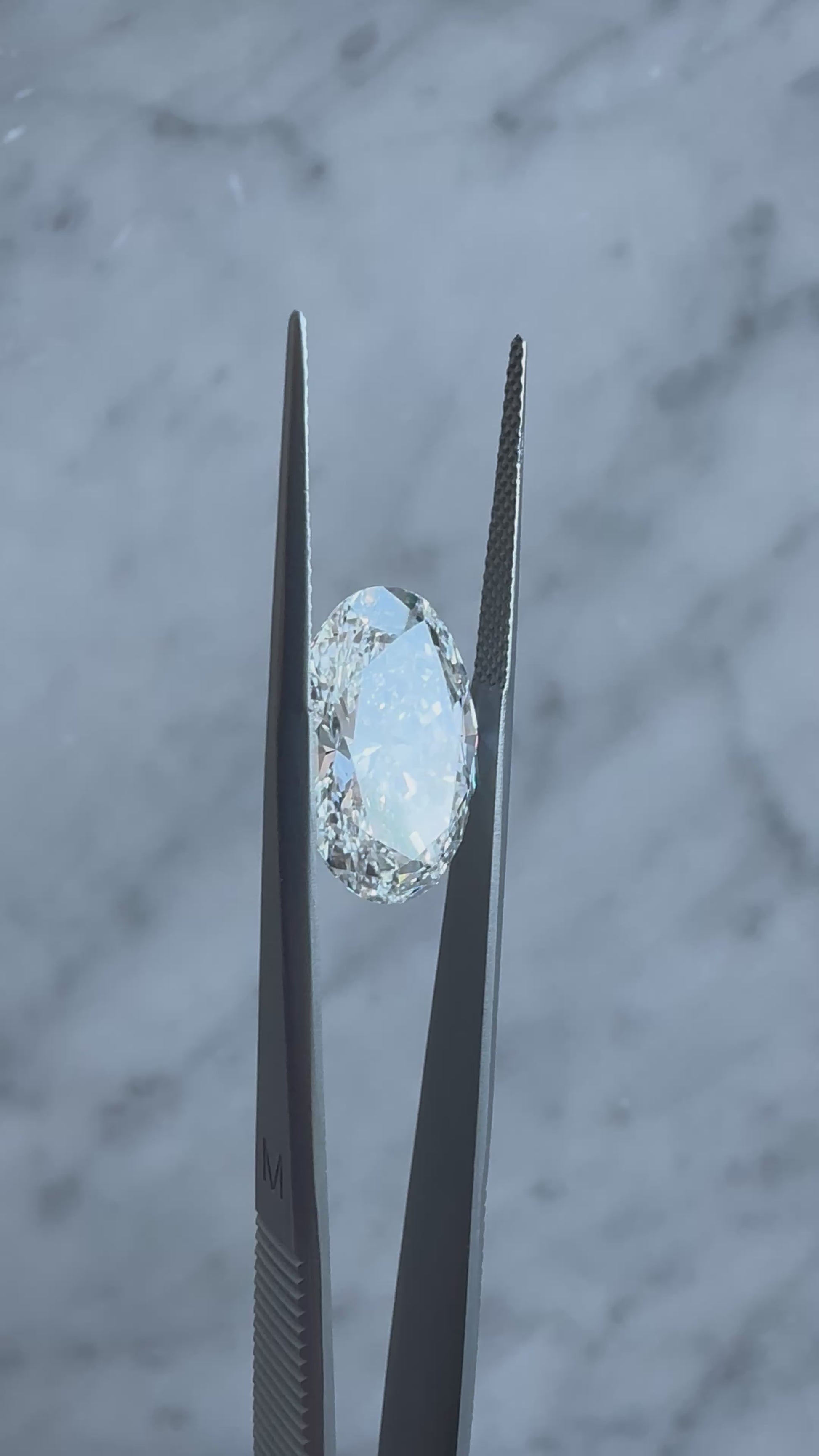 Oval | 8.11ct F VS1 | 1.48 ratio | IGI Certified 651452977 | OV811