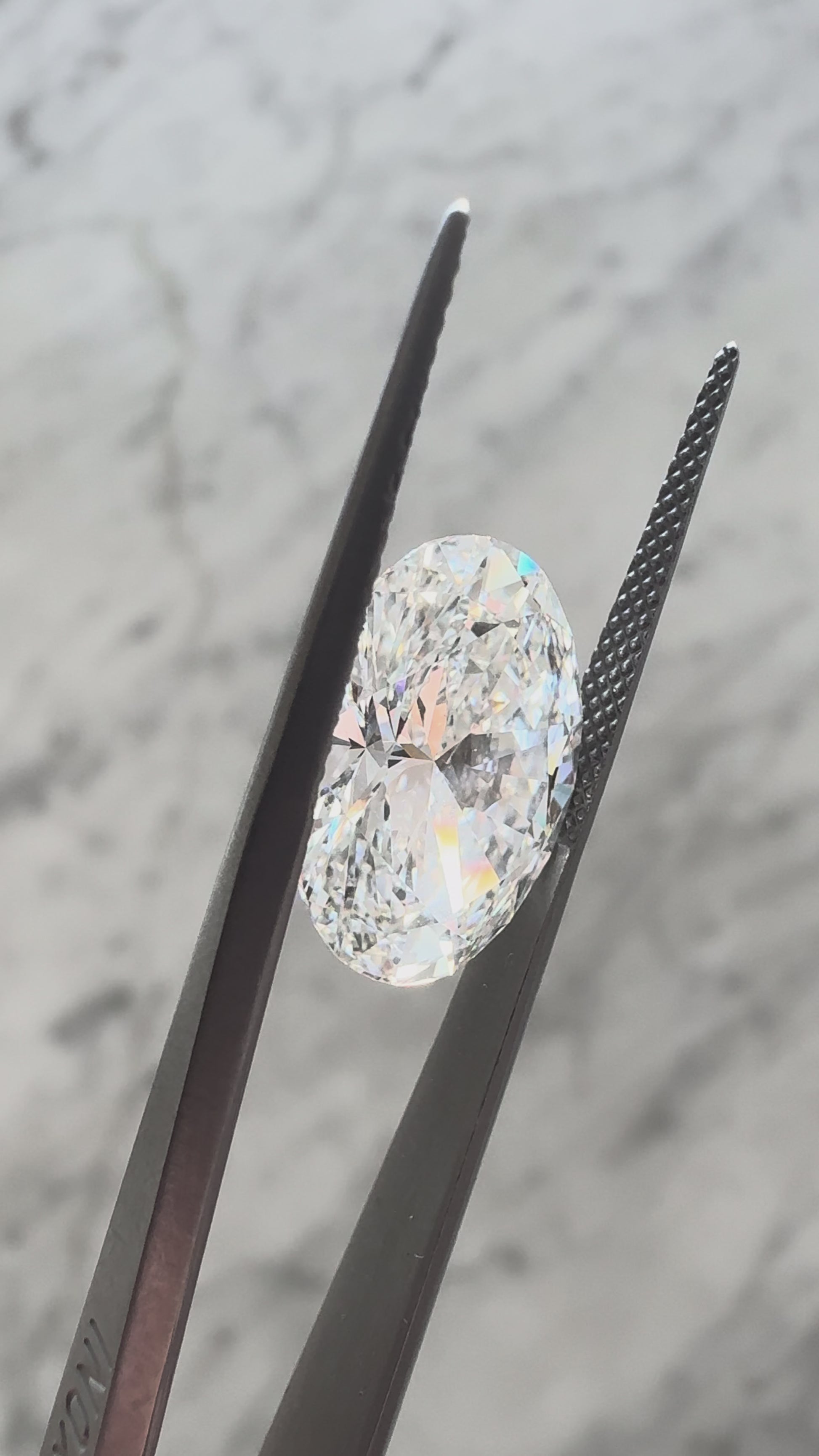 Oval | 7.53ct F VS1 | 1.40 ratio | IGI Certified 643452004