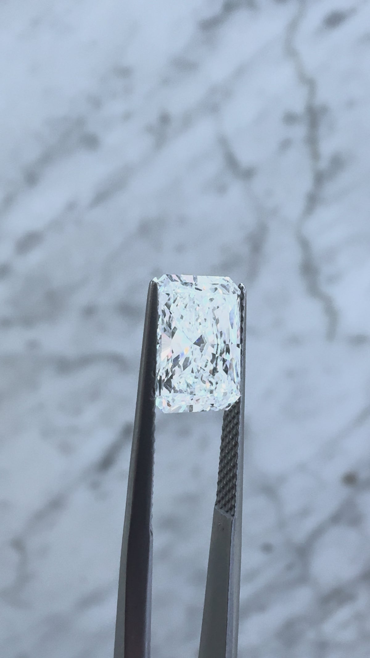 Radiant | 3.09ct E VS2 | 1.43 ratio | IGI Certified LG760533286