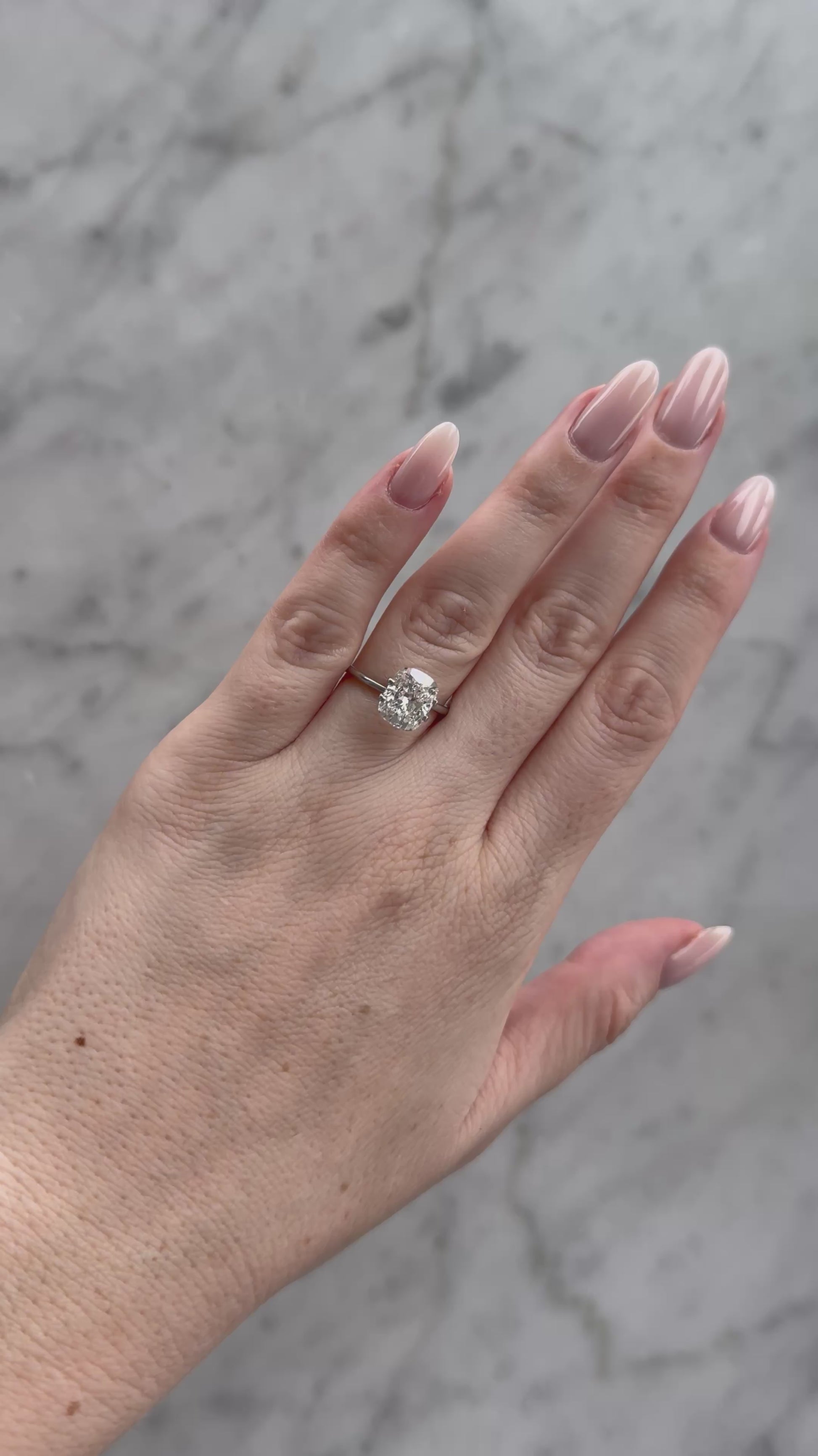 Cushion | 3.04ct F VS1 | 1.26 ratio | IGI Certified LG638415771 | CU304