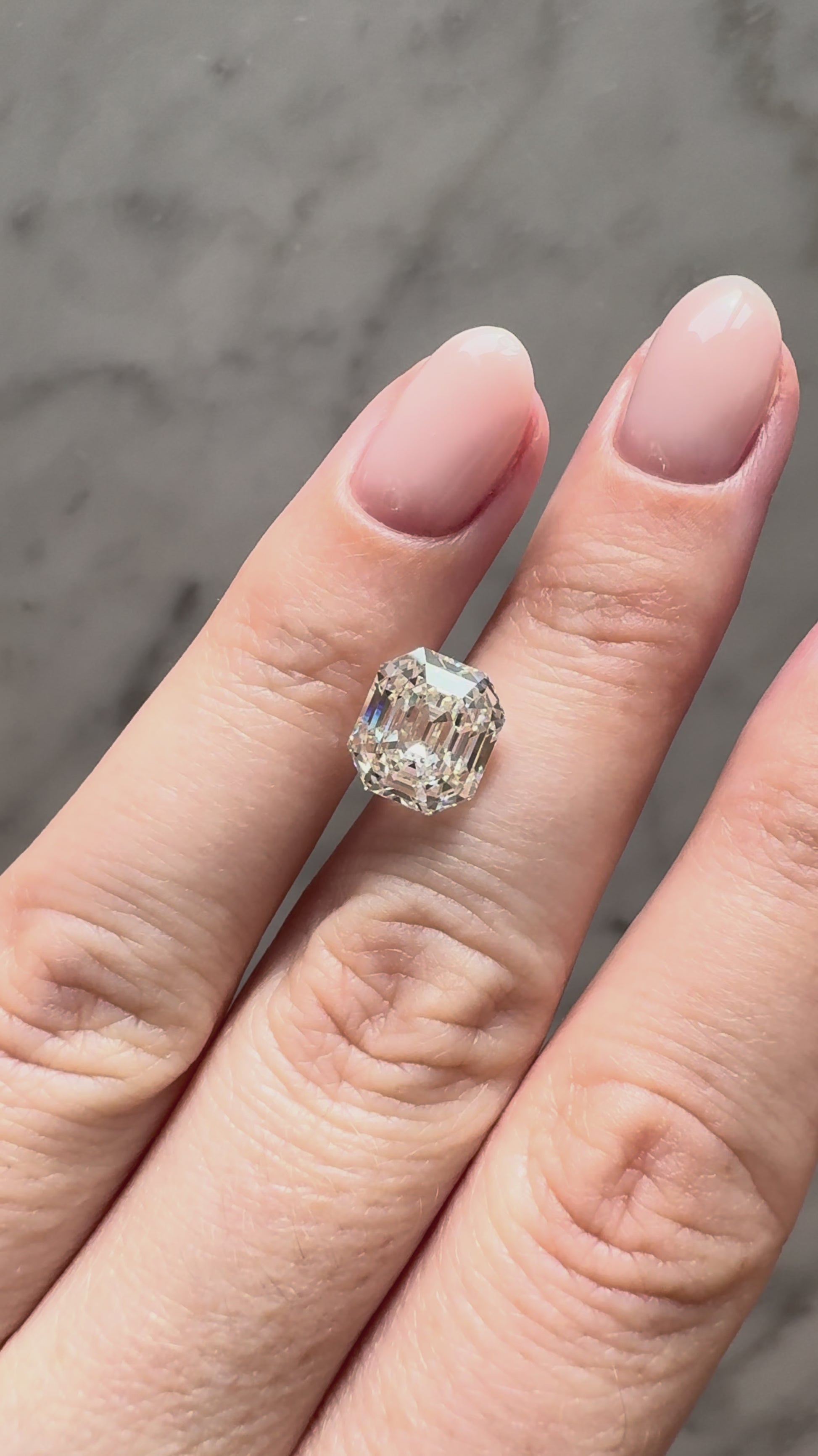 Antique Cut Asscher | 5.00ct G VVS2 | 1.12 ratio | IGI Certified 764614752