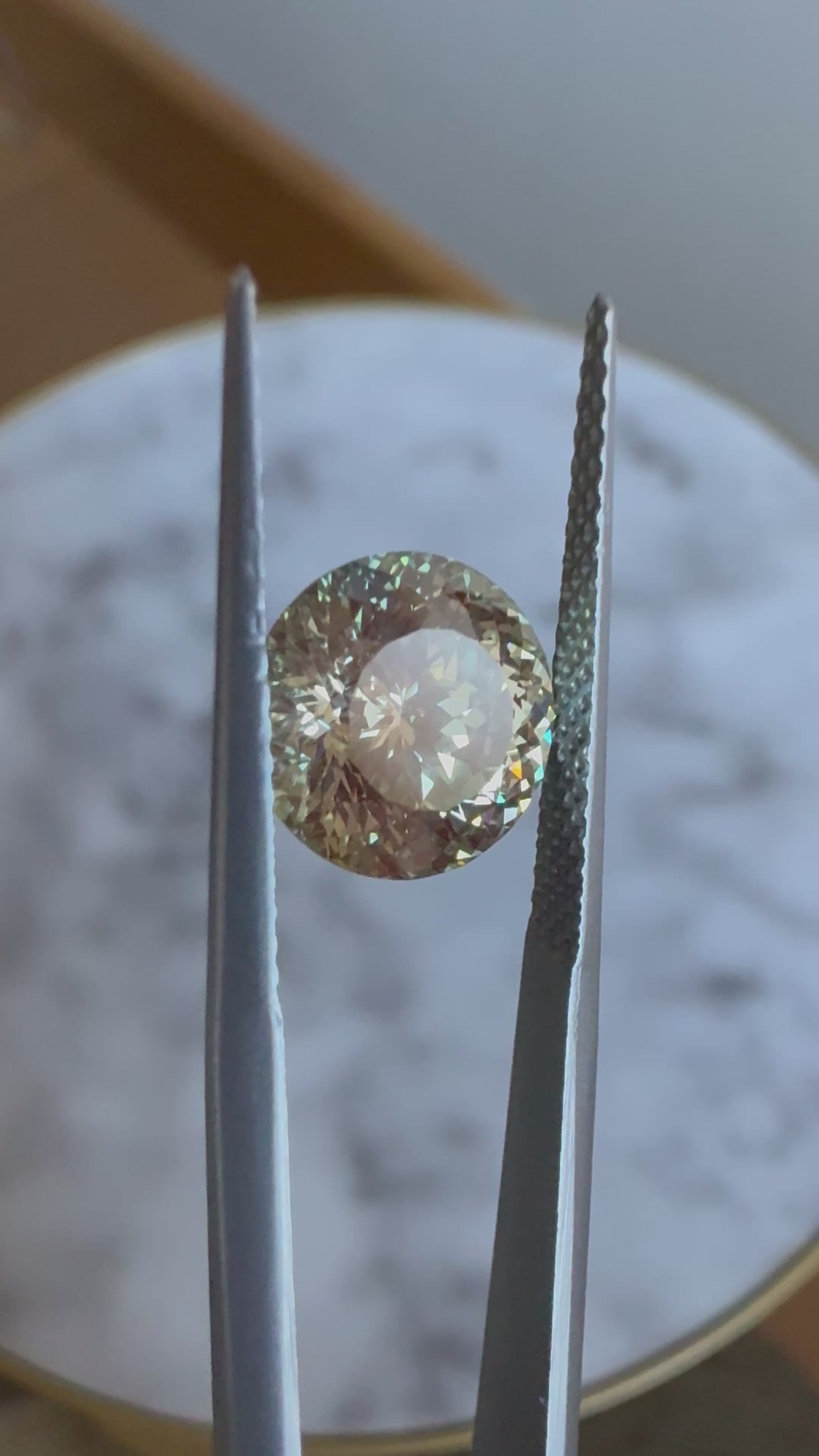 Portuguese | 3.09ct Fancy Greenish Green VVS2 | 739534233 | FPORT309