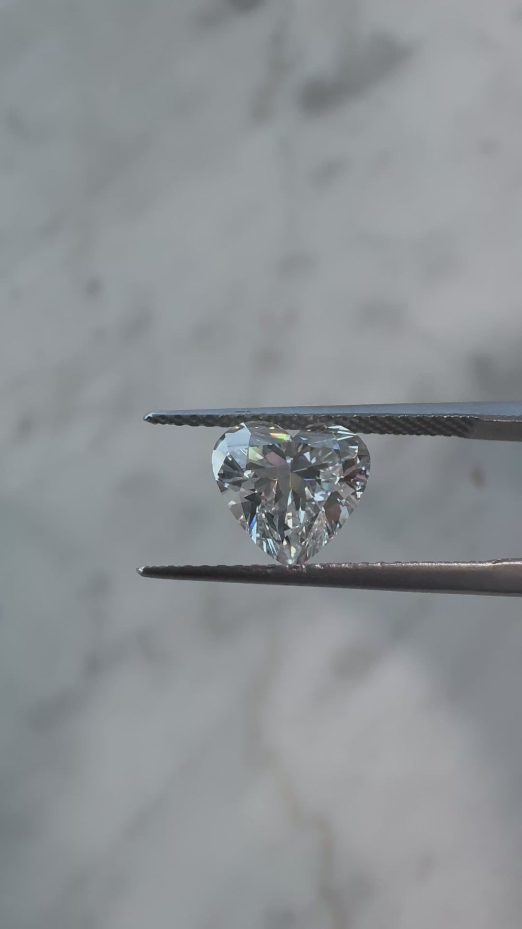 Heart | 2.05ct D VS1 | 1.06 ratio | IGI Certified 631451942 | HT205