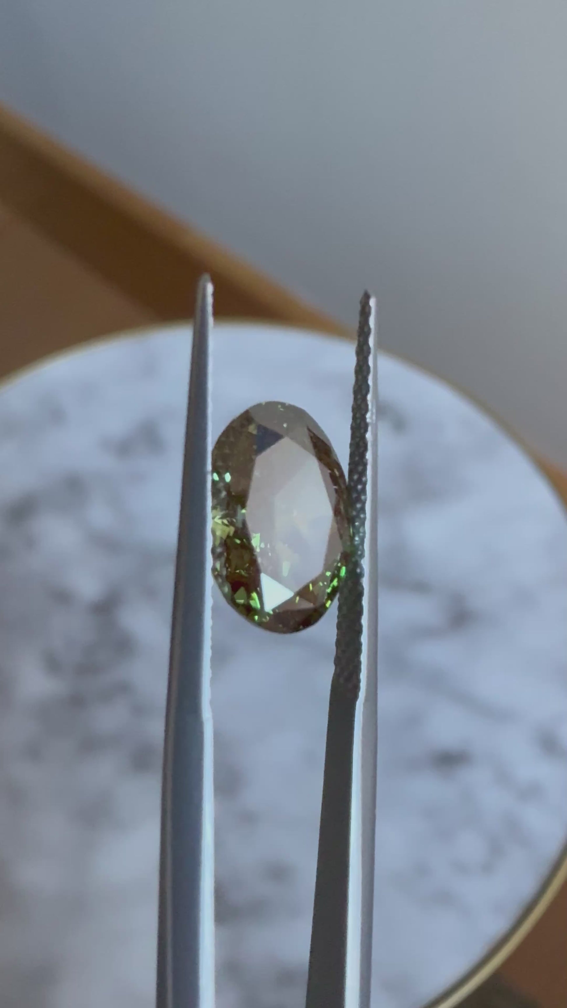 Oval | 2.72ct Fancy Deep Greenish Green VS1 | 1.47 ratio | 662471776 | FOV272