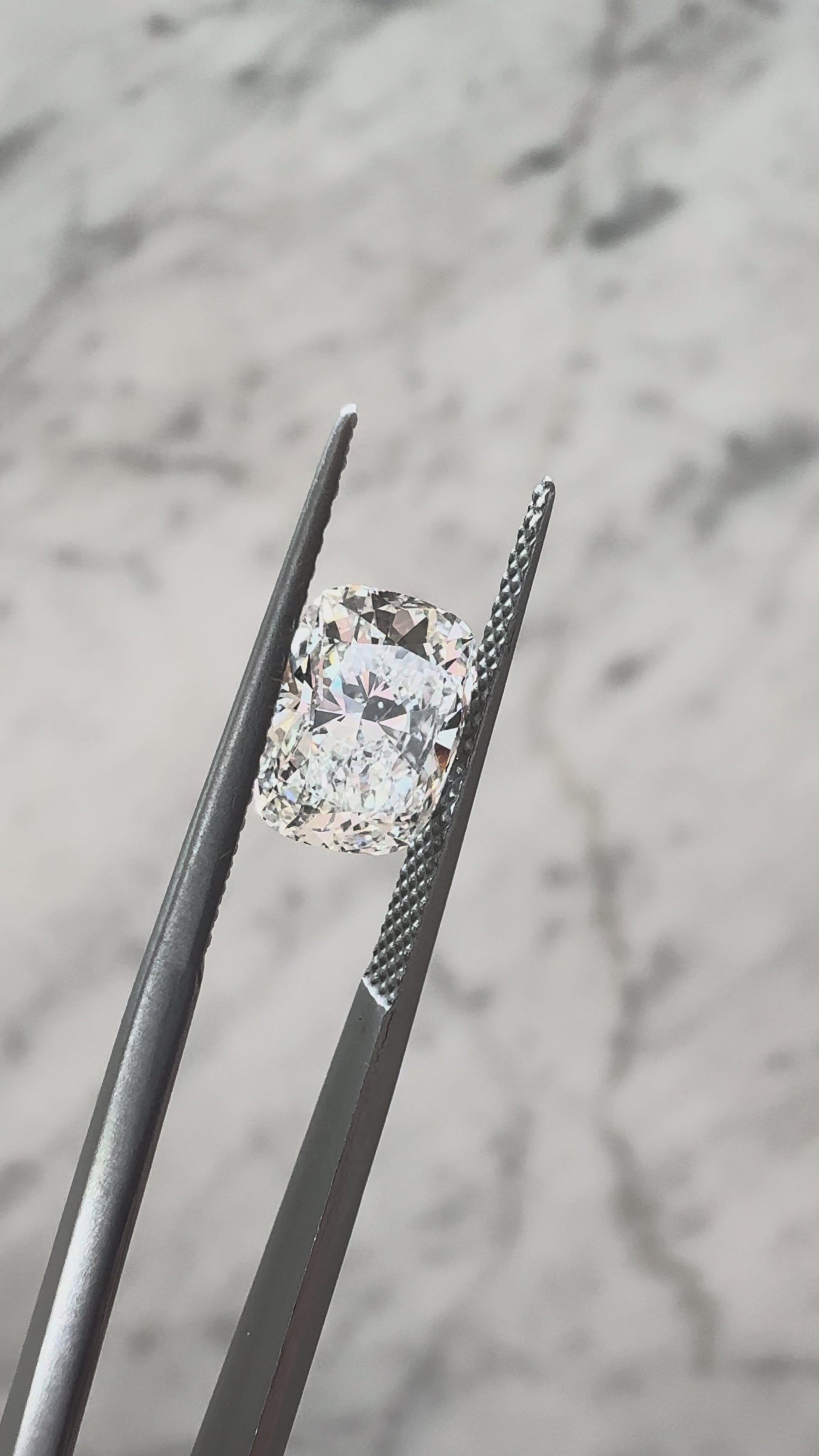Cushion | 2.01ct F VS1 | 1.32 ratio | IGI Certified 648439336