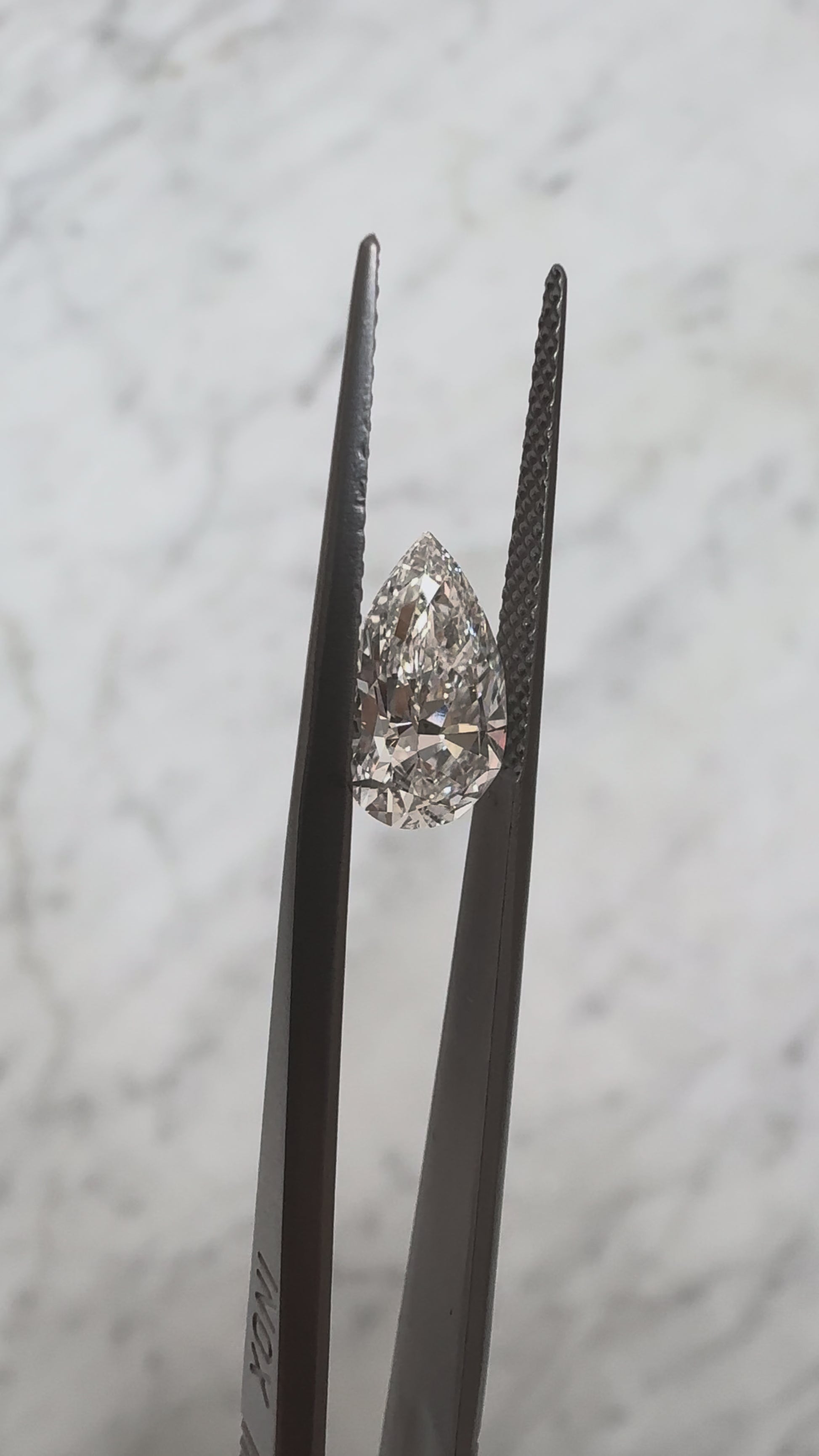 Pear | 2.01ct E VS1 | 1.62 ratio | IGI Certified 762515089