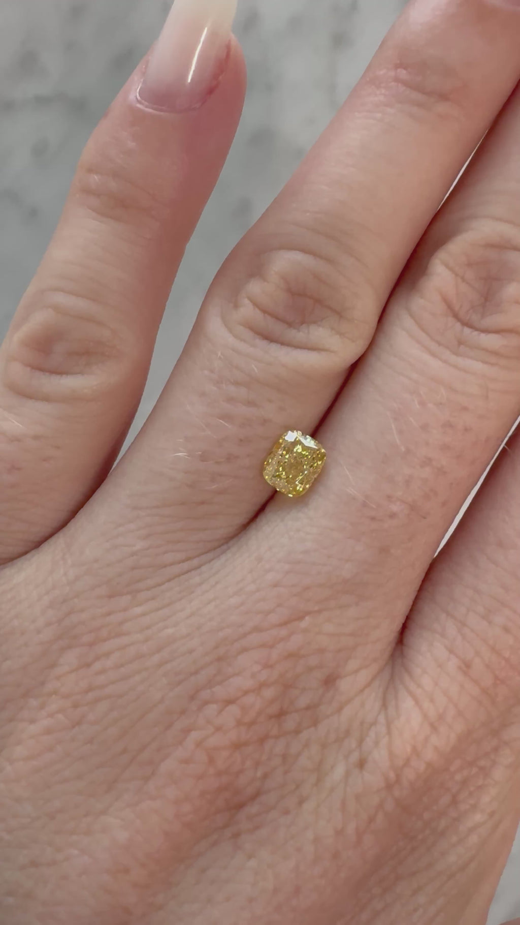 Cushion | 1.09ct Fancy Vivid Yellow VS1 | IGI Certified
