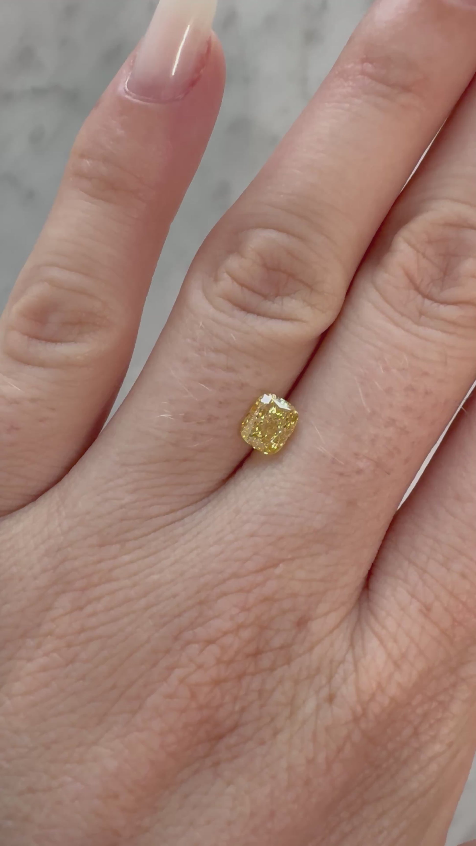 Cushion | 1.09ct Fancy Vivid Yellow VS1 | IGI Certified
