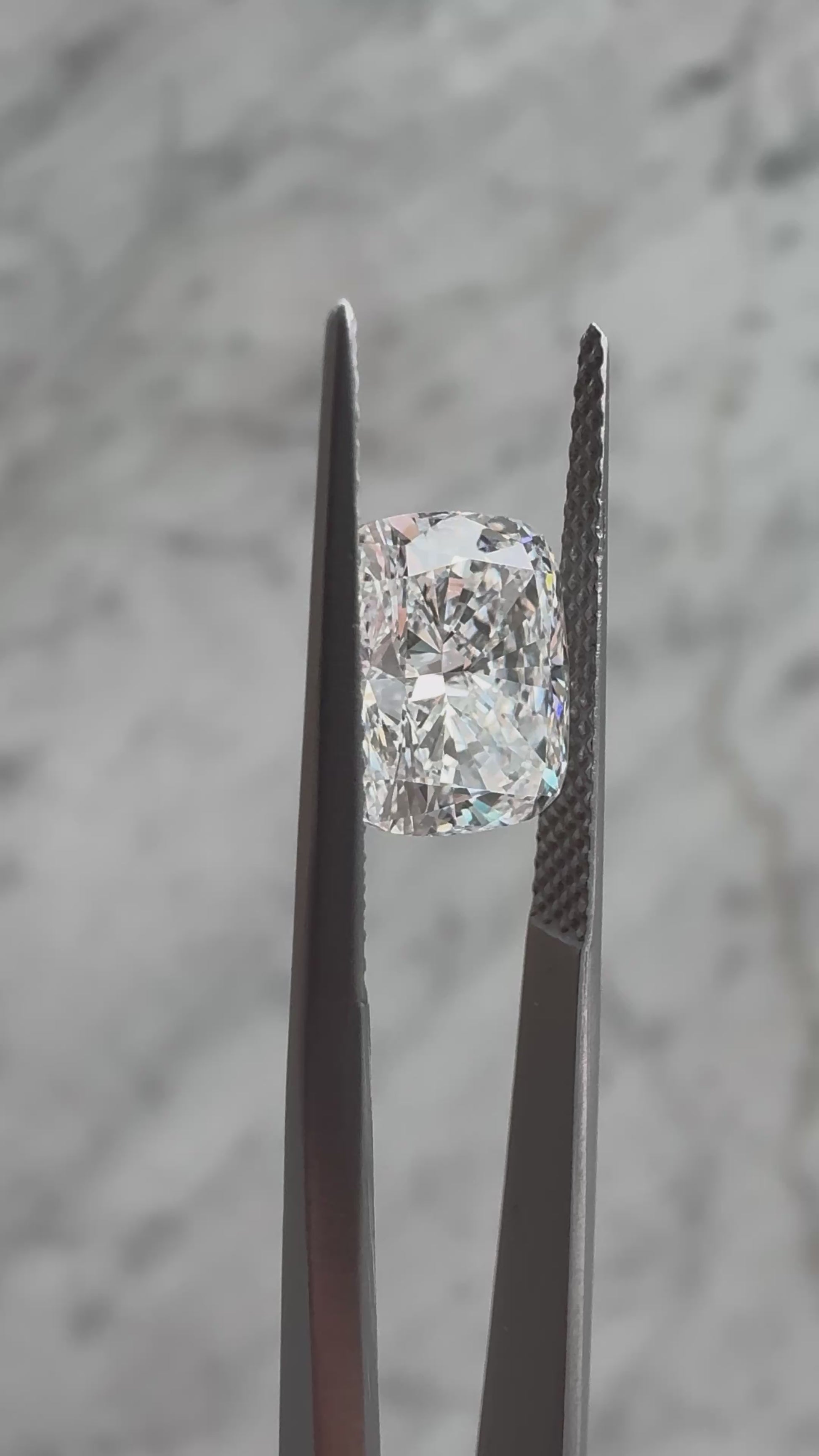 Cushion | 3.07ct E VVS2 | 1.2 ratio | LG715571952 | CU33072