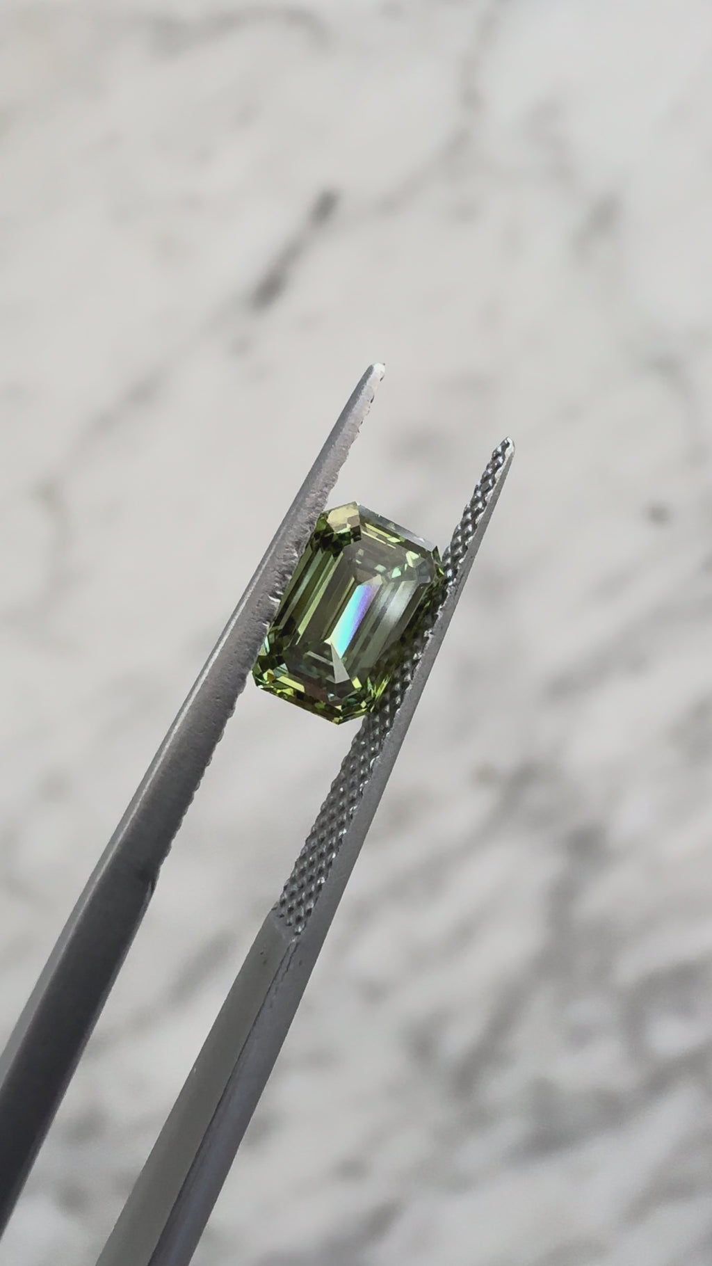 Emerald | 1.06ct Fancy Vivid Green SI1 | 1.42 ratio | IGI Certified LG837637792