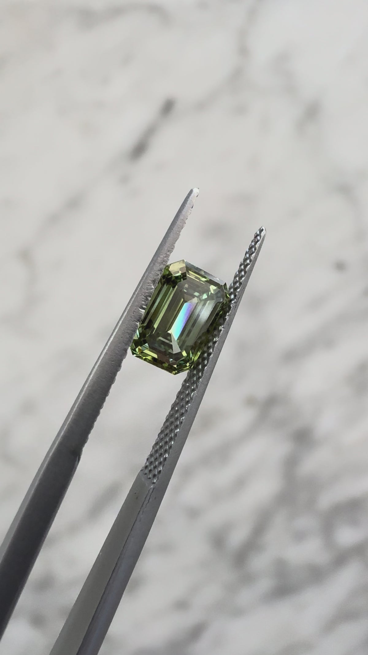 Emerald | 1.06ct Fancy Vivid Green SI1 | 1.42 ratio | IGI Certified LG837637792