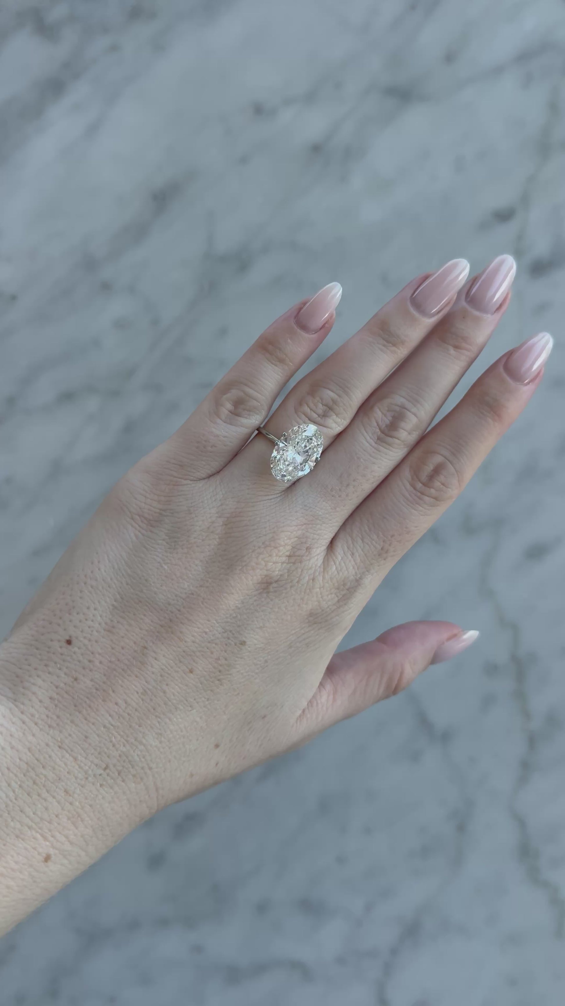 Oval | 8.11ct F VS1 | 1.48 ratio | IGI Certified 651452977 | OV811