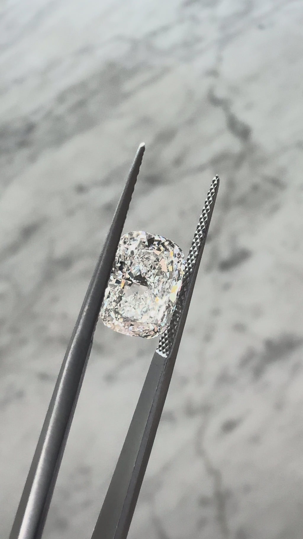 Cushion | 3.03ct F VVS2 | 1.30 ratio | IGI Certified 805692128