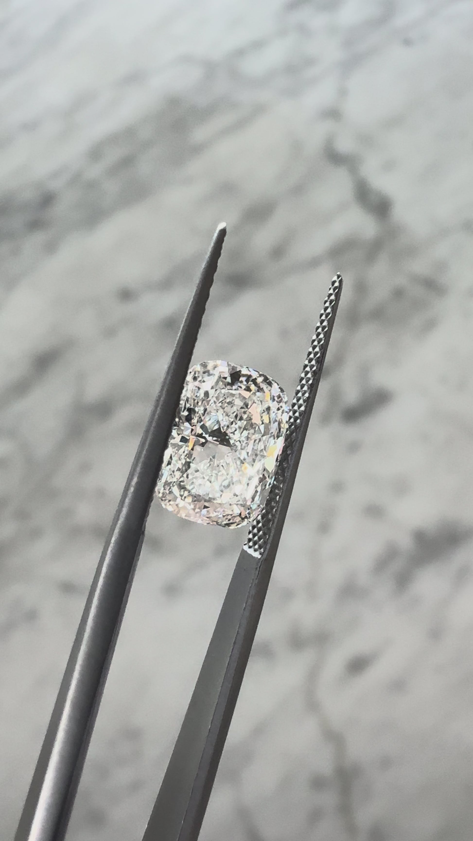 Cushion | 3.03ct F VVS2 | 1.30 ratio | IGI Certified 805692128