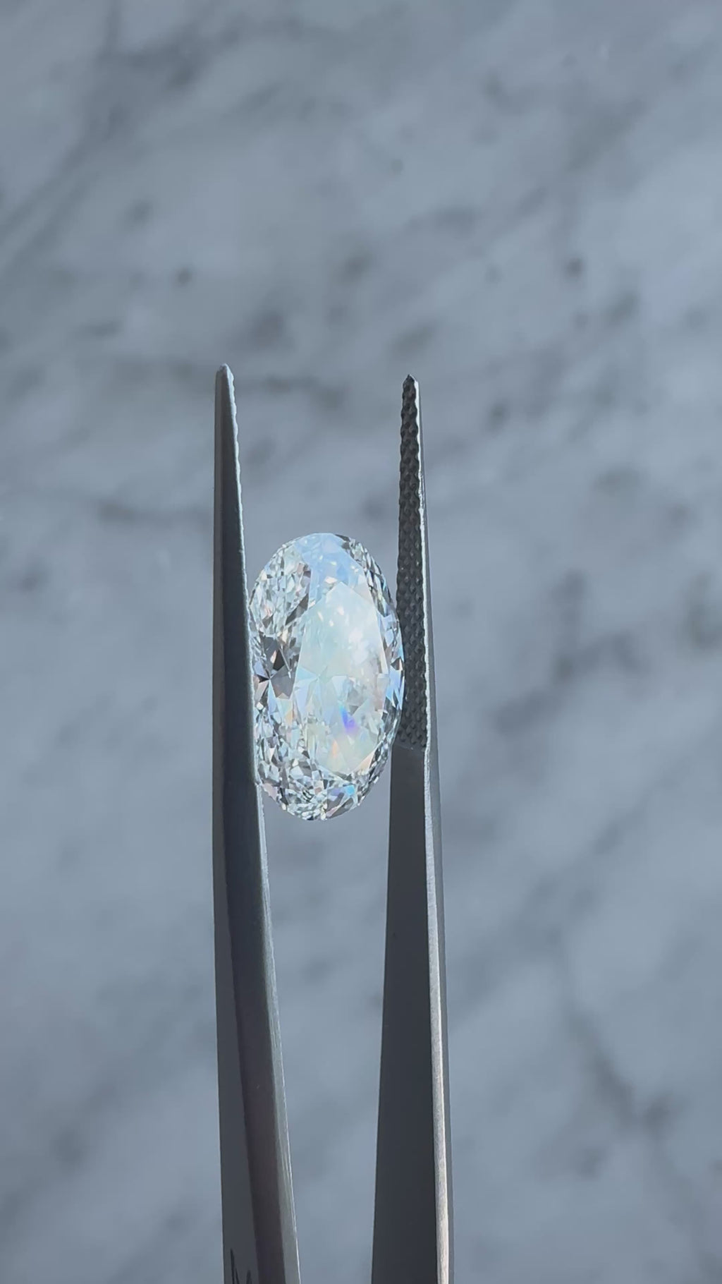 Oval | 5.01ct E VS1 | 1.48 ratio | IGI Certified 631440839 | OV501