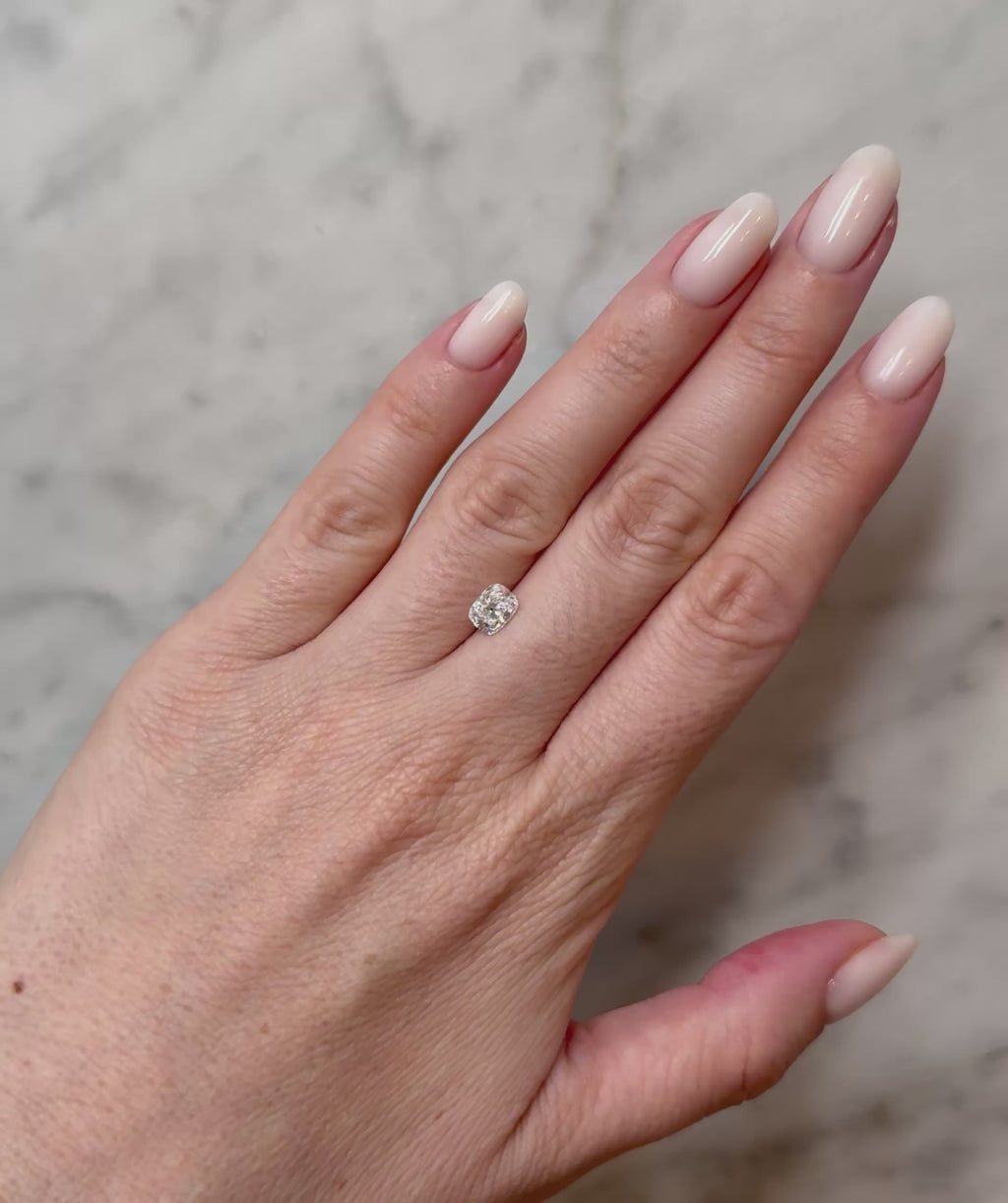 Cushion | 0.94ct D VS1 | 1.29 ratio | IGI Certified 648438135