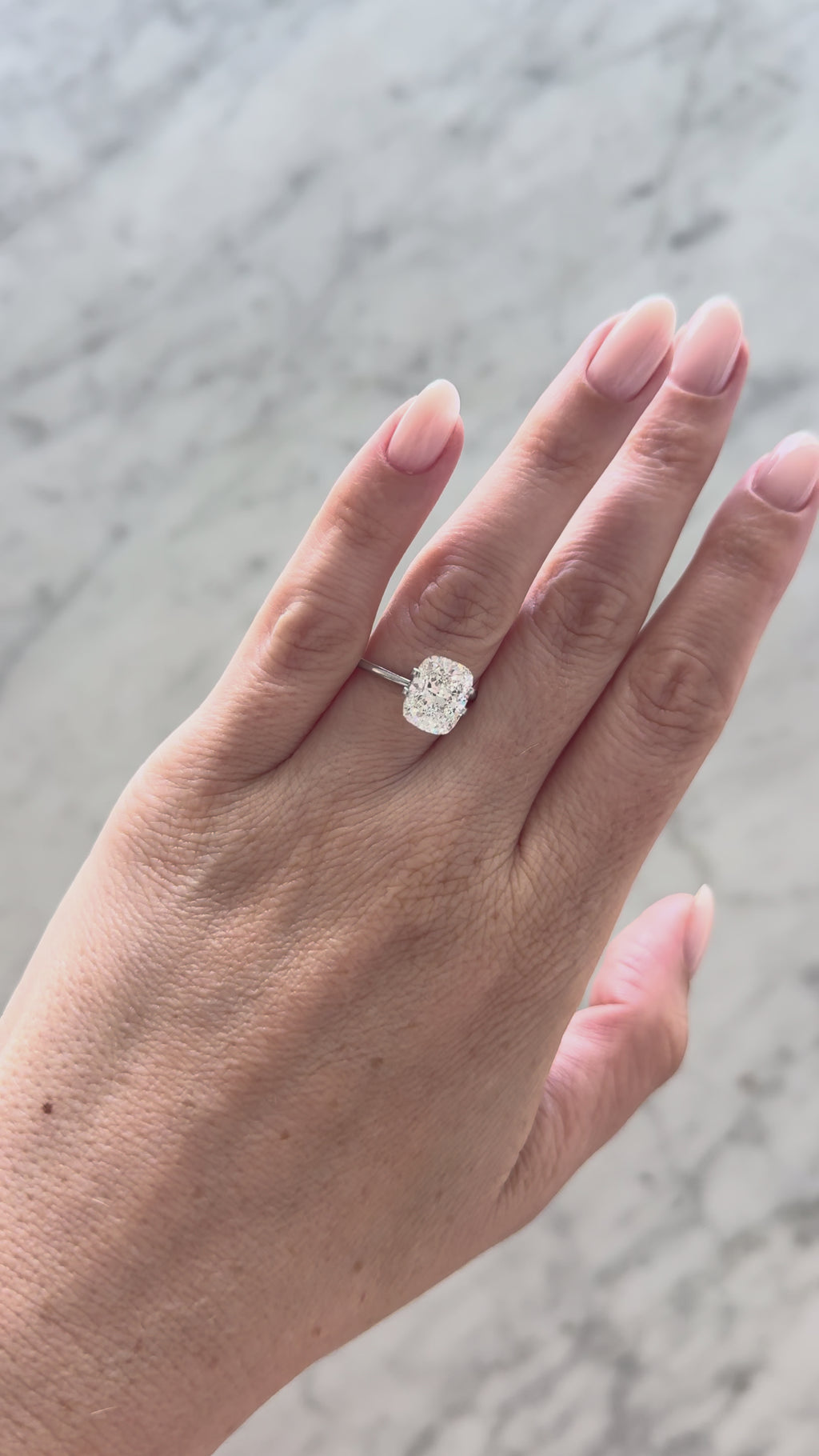 Cushion | 4.02ct F VS1 | 1.24 ratio | IGI Certified 642490703