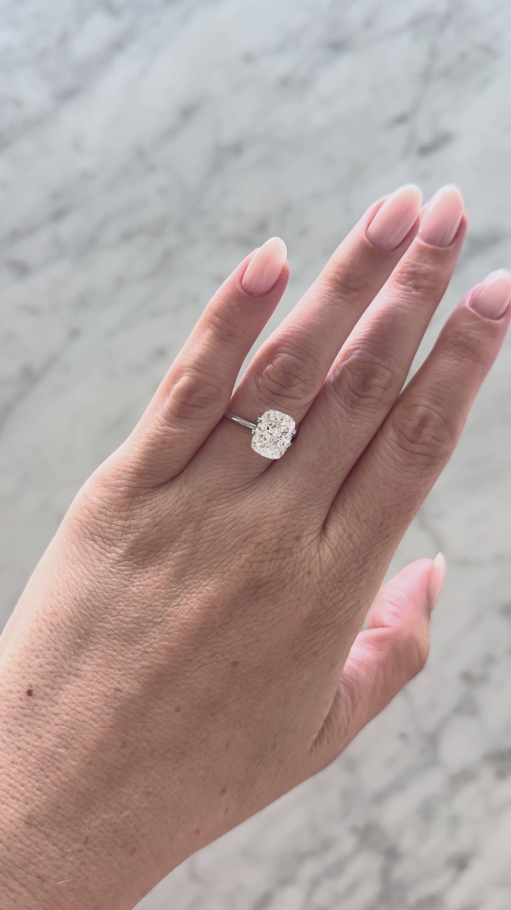 Cushion | 4.02ct F VS1 | 1.24 ratio | IGI Certified 642490703