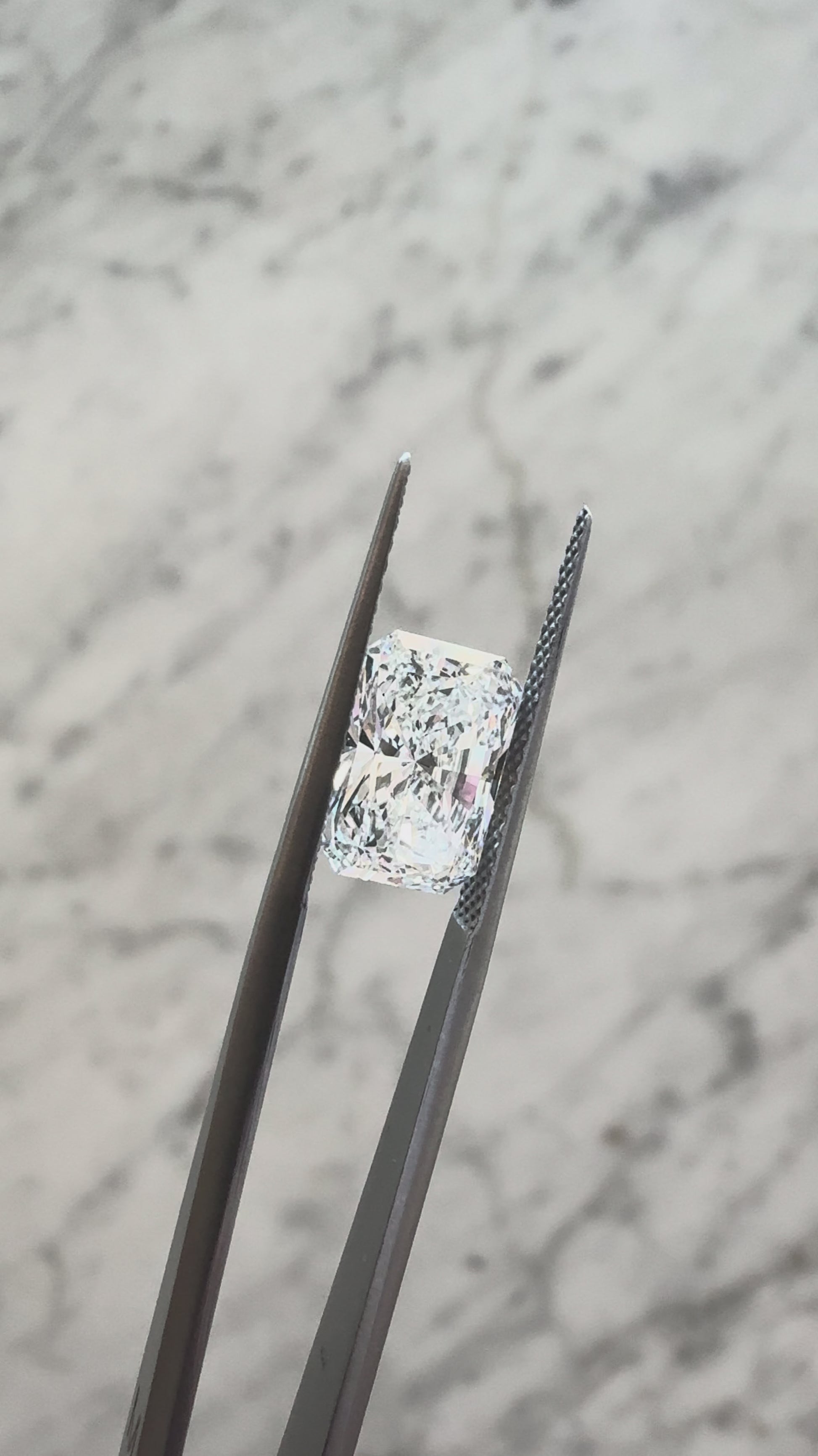 Radiant | 3.06ct D VS1 | 1.46 ratio | IGI Certified LG761520694