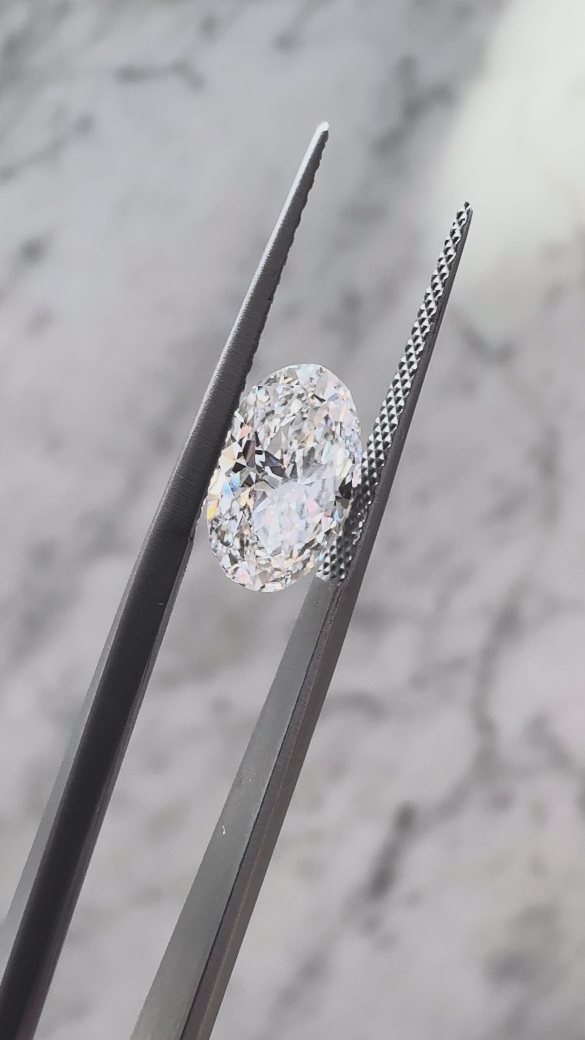 Oval | 2.02ct VVS2 E | 1.49 ratio | IGI Certified 794643073