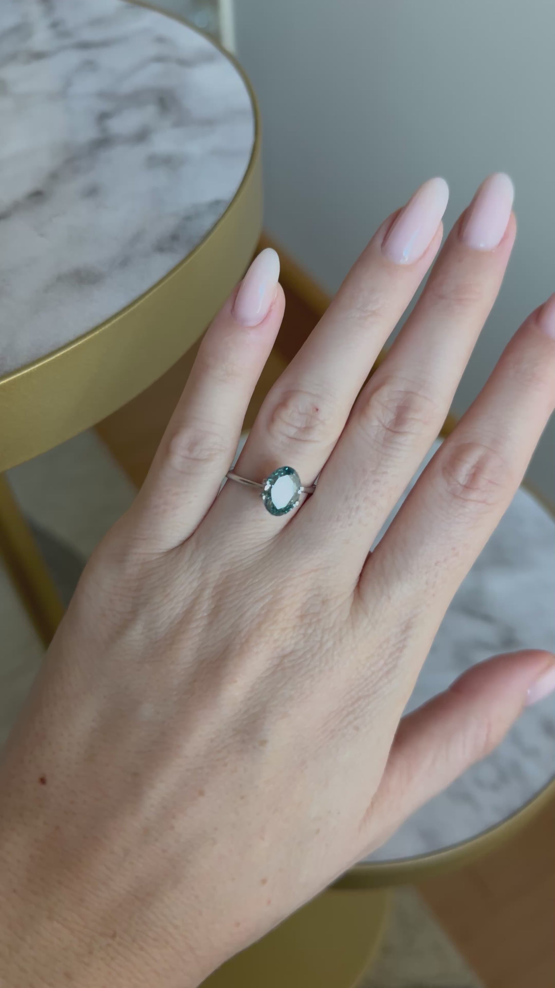 Oval | 2.77ct Fancy Vivid Blue VVS2 | 1.39 ratio | IGI Certified 675597704 | FOV277