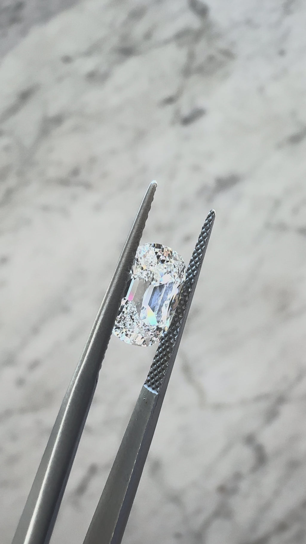 Old Mine Cushion | 2.18ct F VVS2 | 1.50 ratio | IGI Certified LG789610578