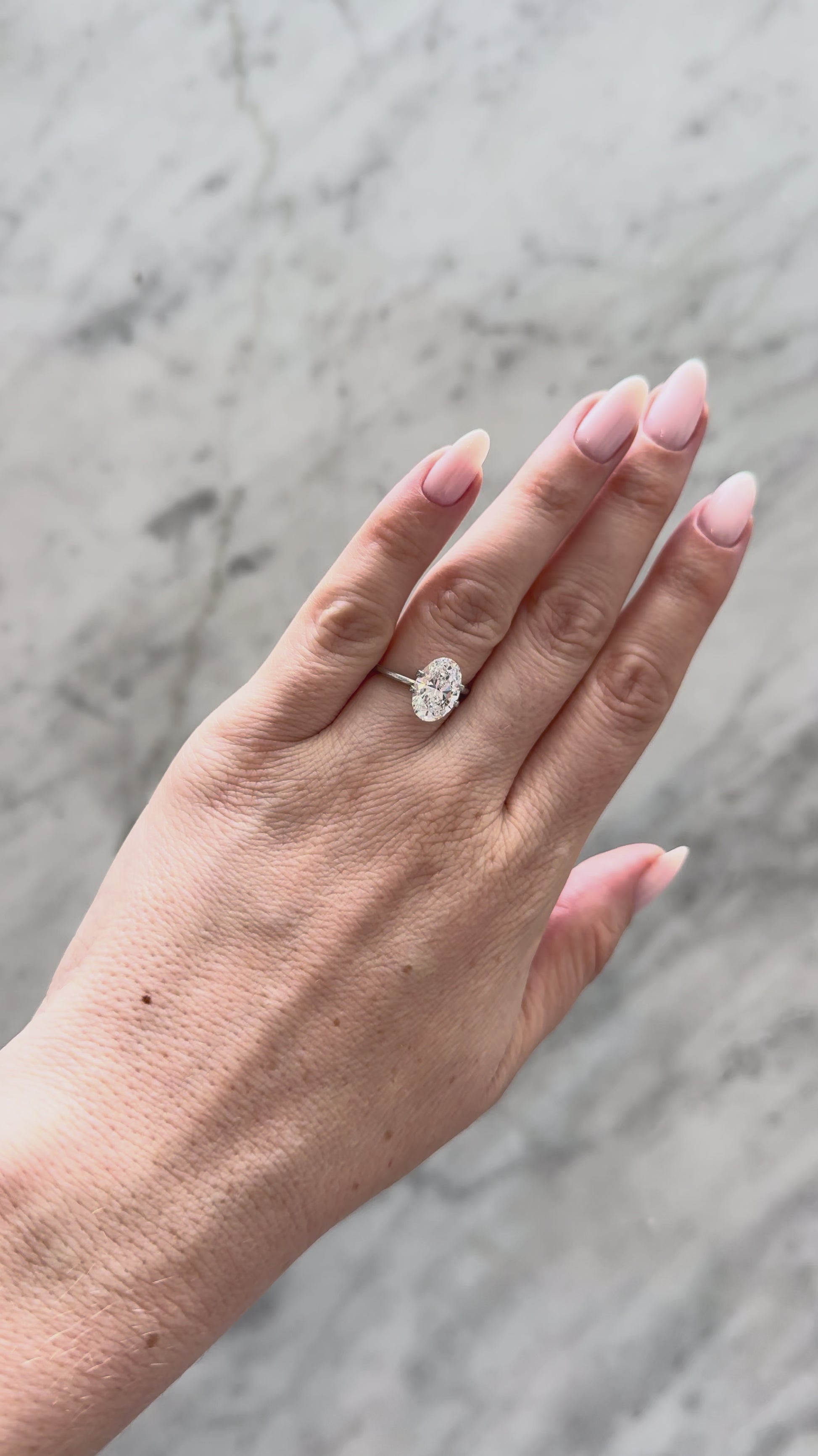 Oval | 3.14ct D VS1 | 1.42 ratio | IGI Certified 651452975