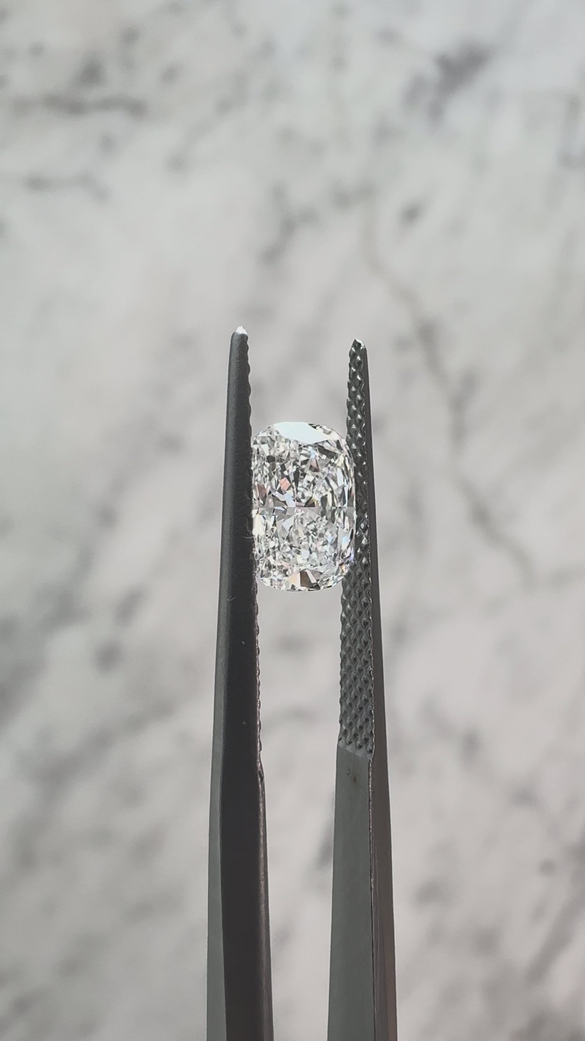 Elongated Cushion | 1.08ct E VS2 | 1.34 ratio | IGI Certified