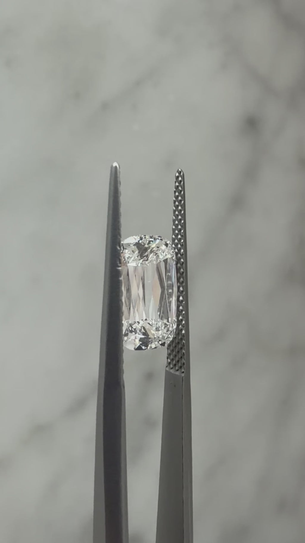 Crisscut Cushion | 2.10ct E VS2 | 1.63 ratio | IGI Certified 690510035