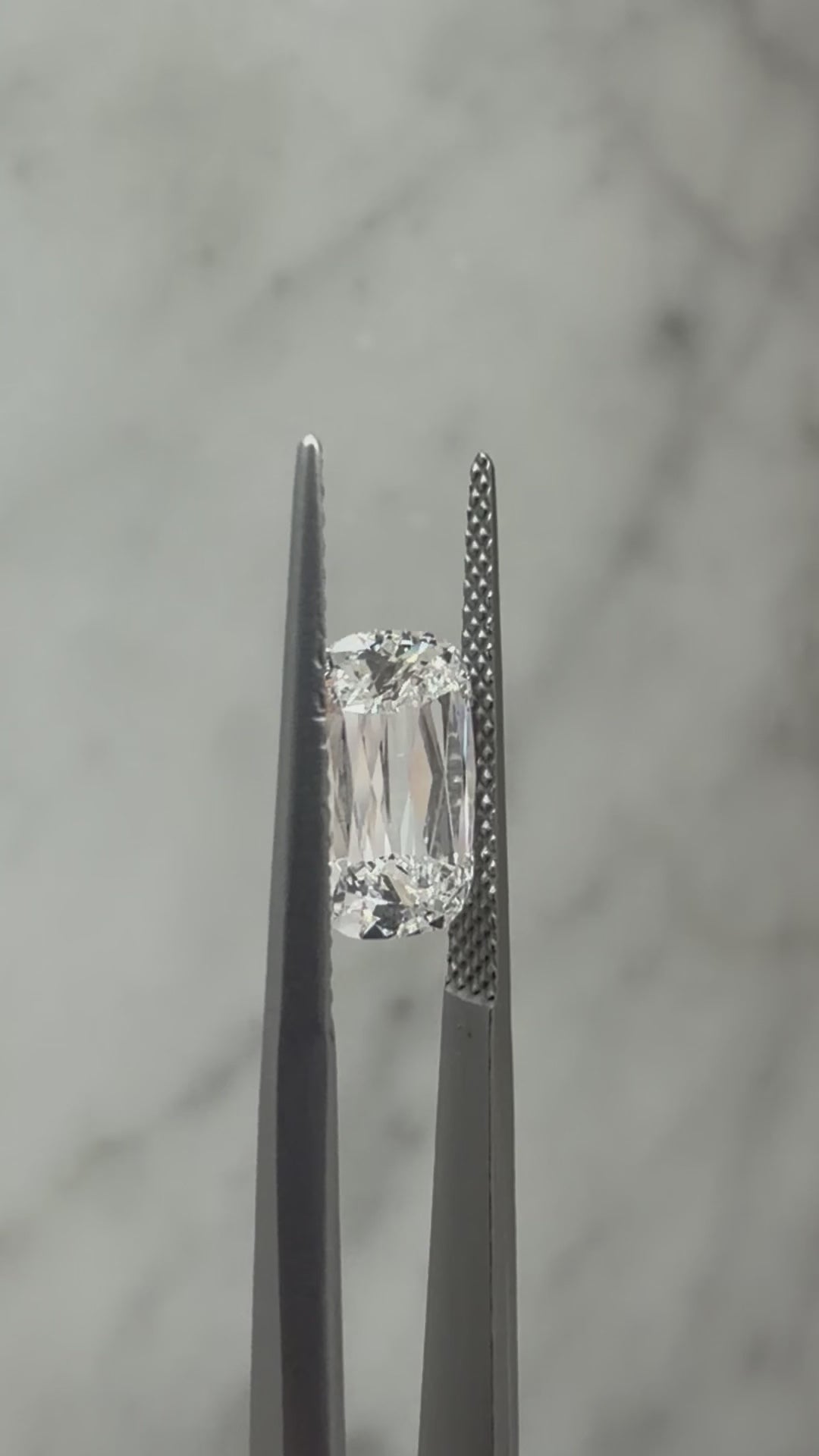 Crisscut Cushion | 2.10ct E VS2 | 1.63 ratio | IGI Certified 690510035