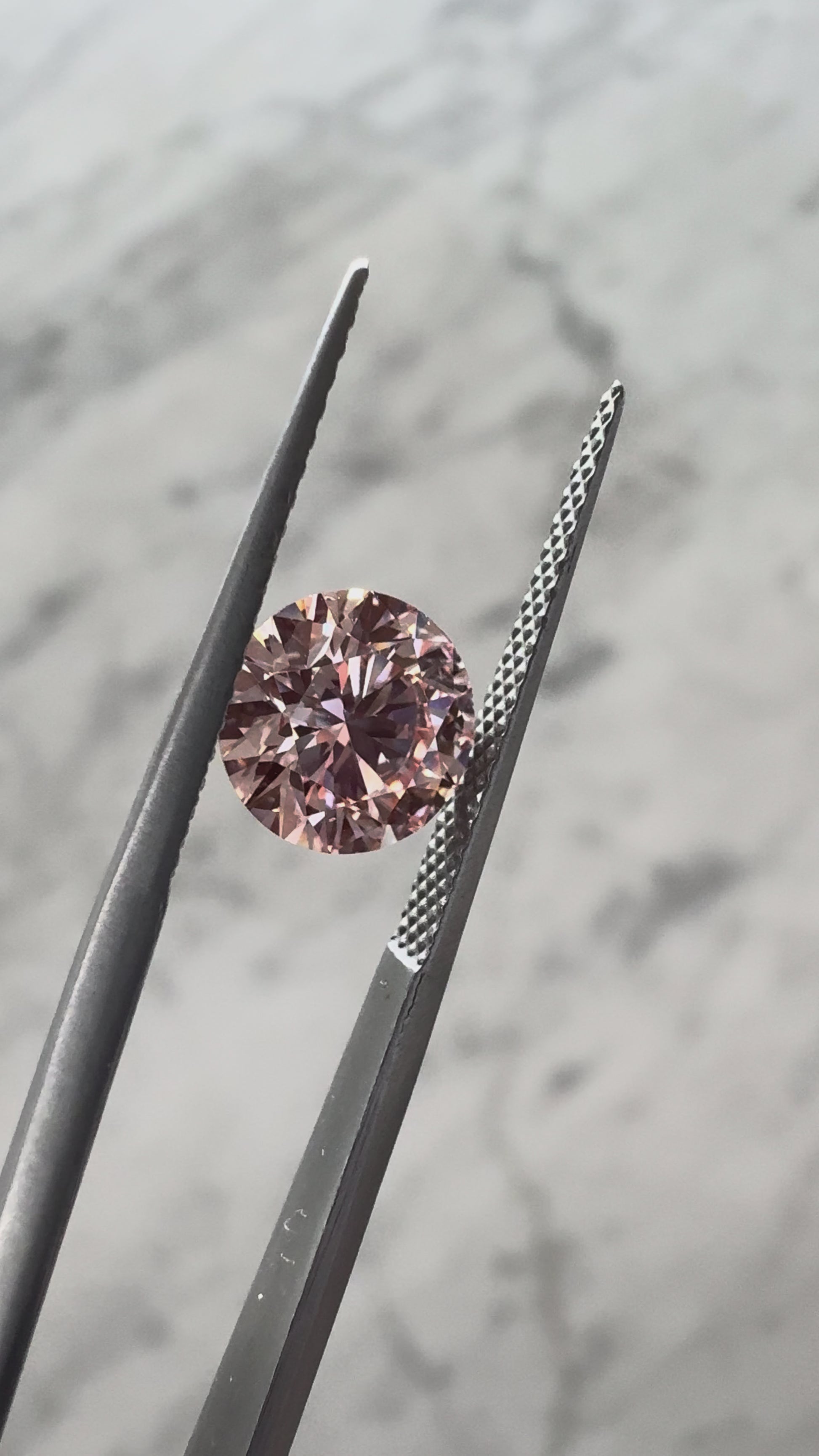 Round Brilliant | 1.85ct Fancy Intense Pink VS1 | IGI Certified 675530185
