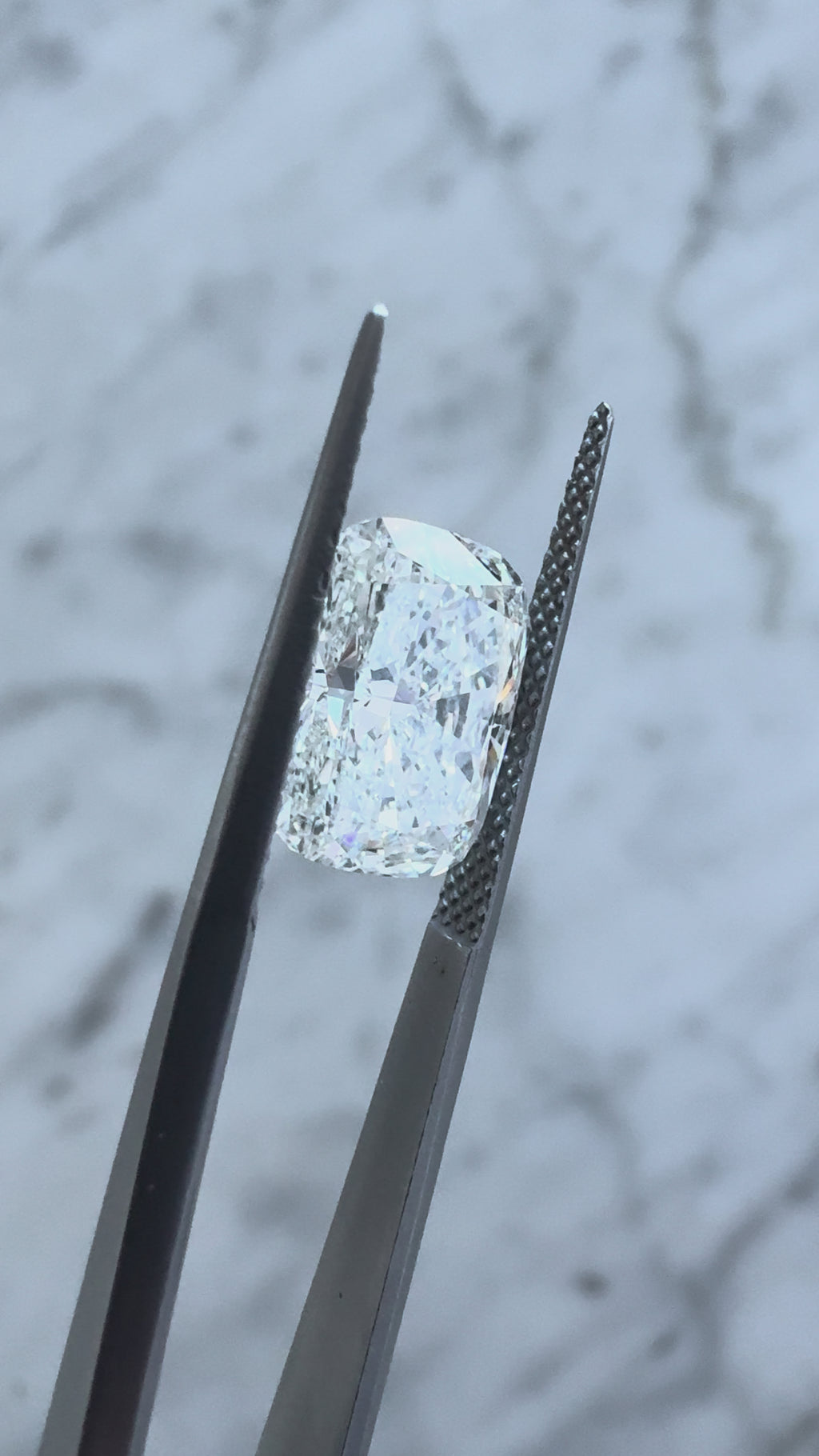 Cushion | 4.09ct F VS1 | 1.36 ratio | IGI Certified LG815670868