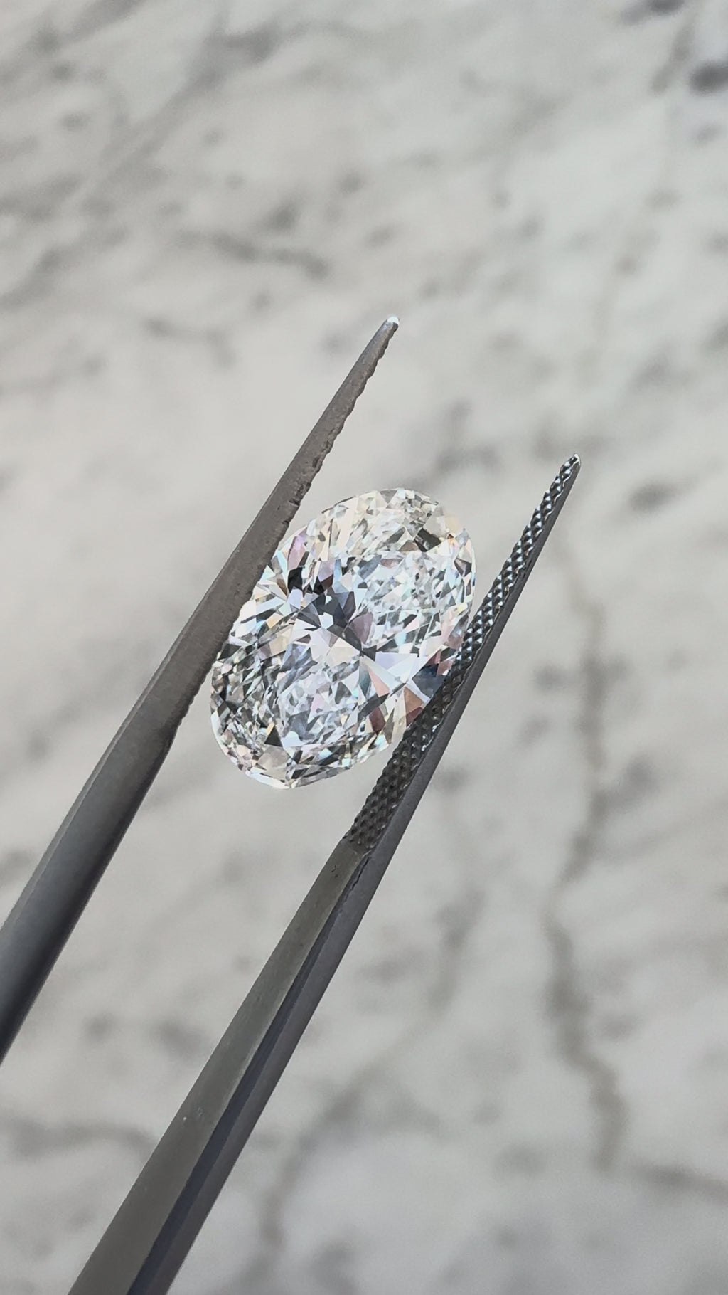 Oval | 4.00ct VS1 F | 1.49 ratio | IGI Certified 788682932