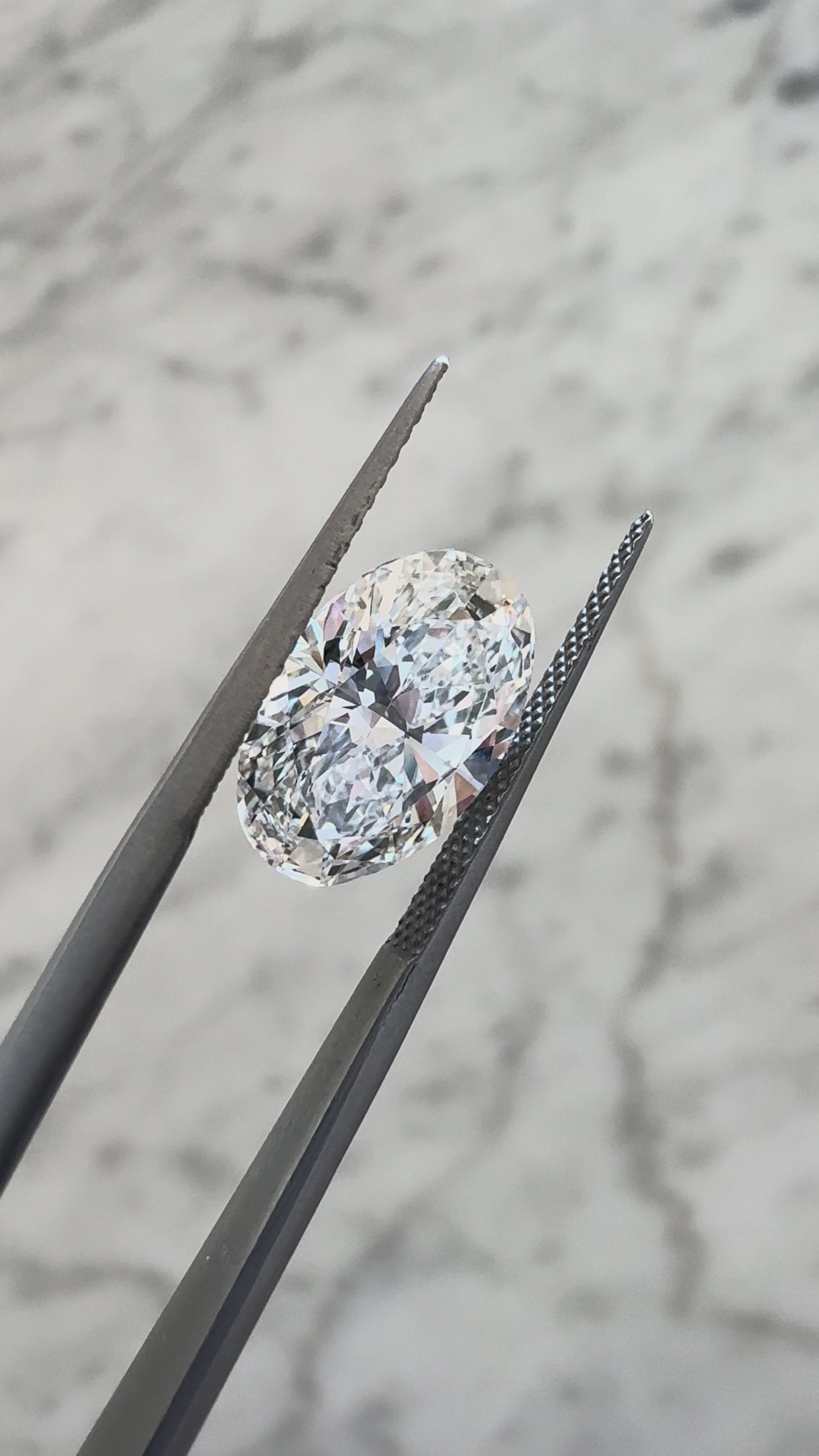 Oval | 4.00ct VS1 F | 1.49 ratio | IGI Certified 788682932