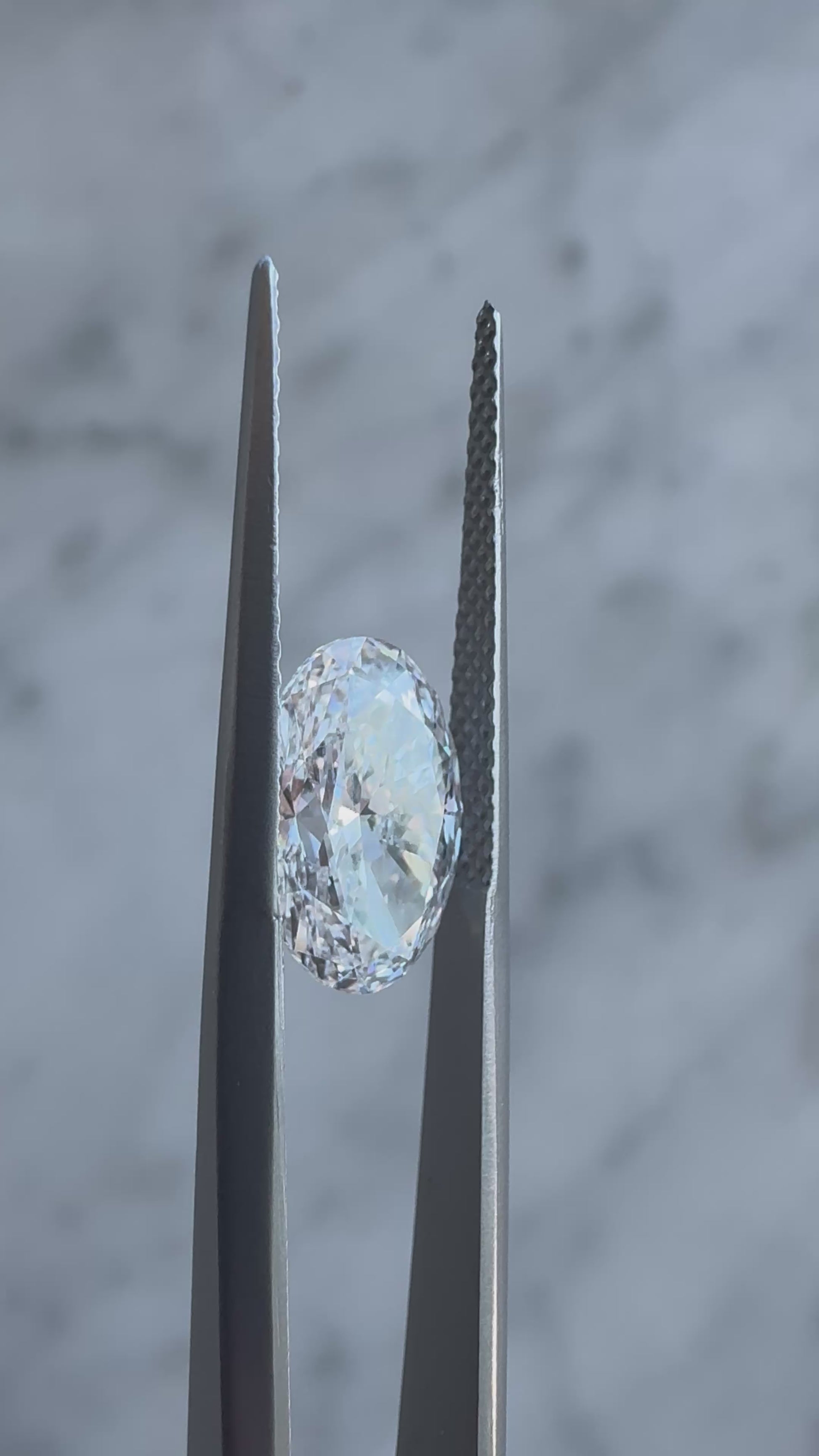 Oval | 2.5ct D VS2 | 1.52 ratio | IGI Certified LG710547318 | OV250