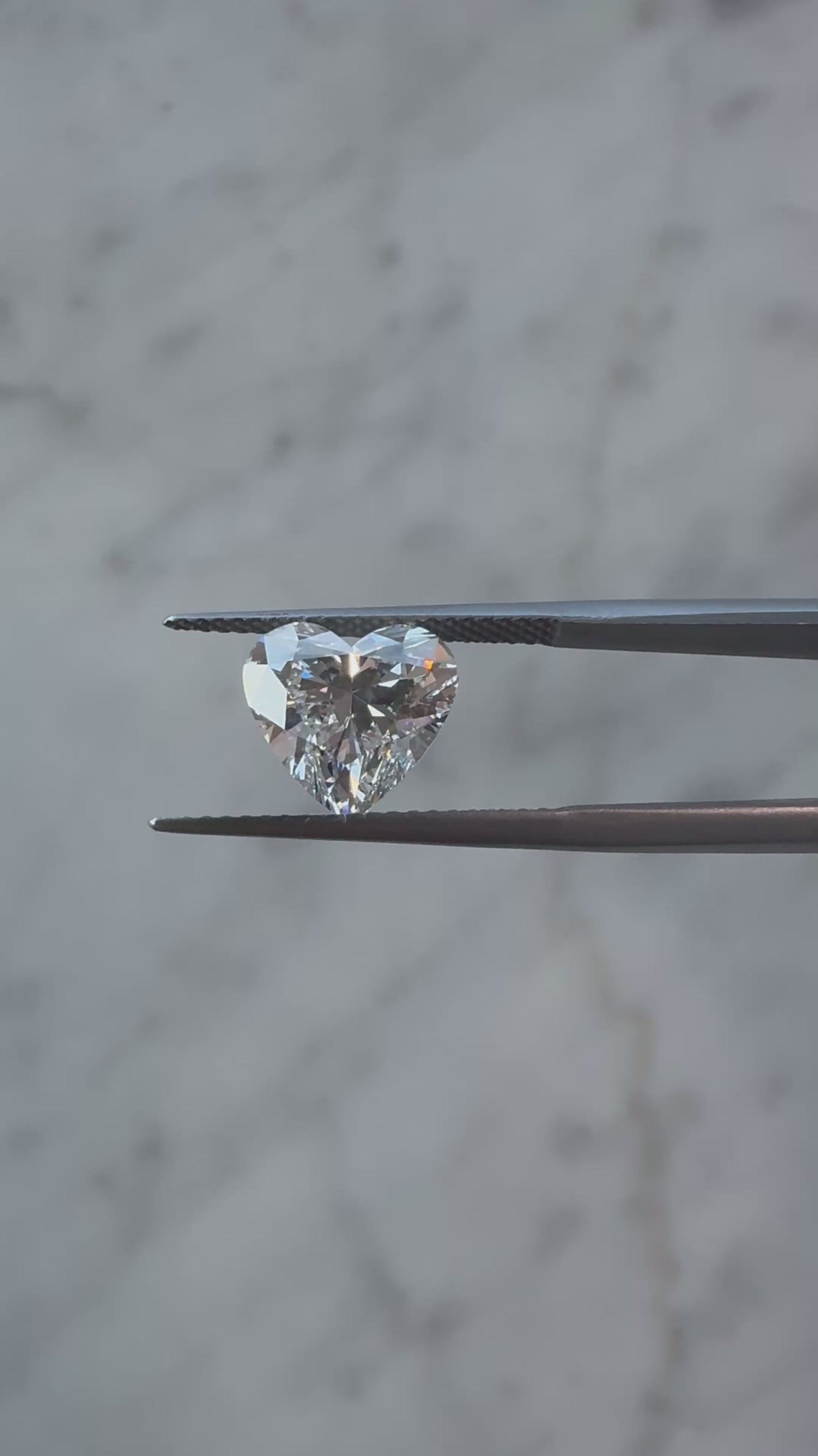 Heart | 3.16ct E VS1 | 1.05 ratio | IGI Certified 642490707 | HT316