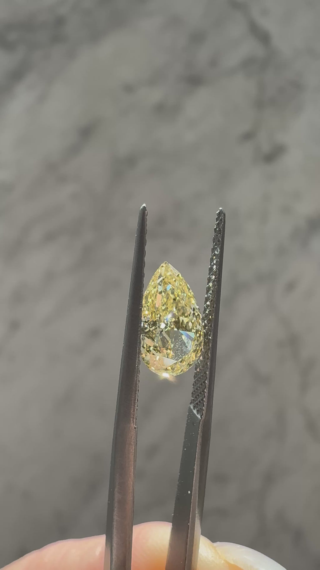 Pear | 1.52ct Fancy Intense Yellow VS2 | IGI Certified 655453386