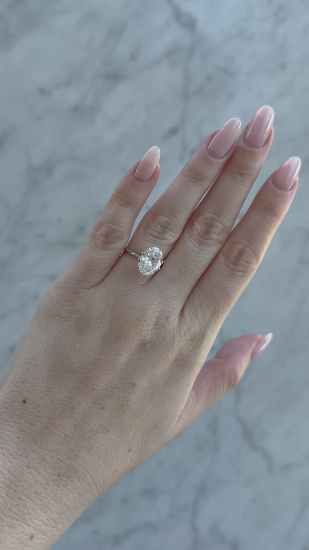 Oval | 3.9ct F VVS2 | 1.36 ratio | IGI Certified LG706573682 | OV3902